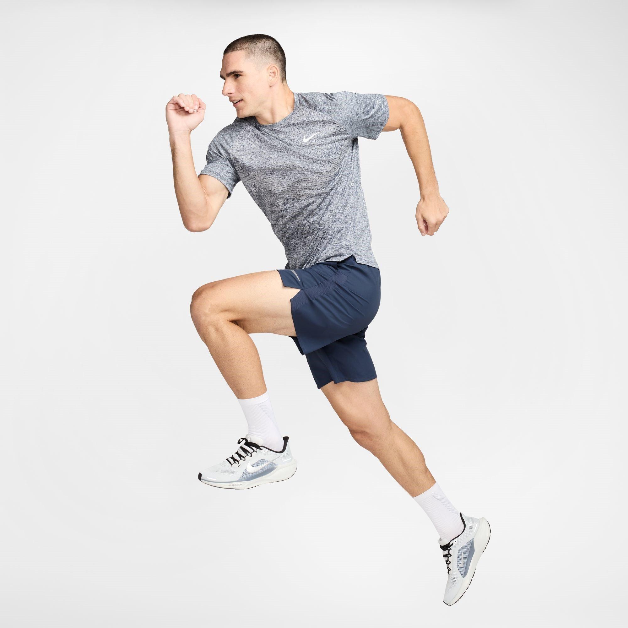 Nike Dri FIT Challenger Mens 9 Unlined Versatile Shorts