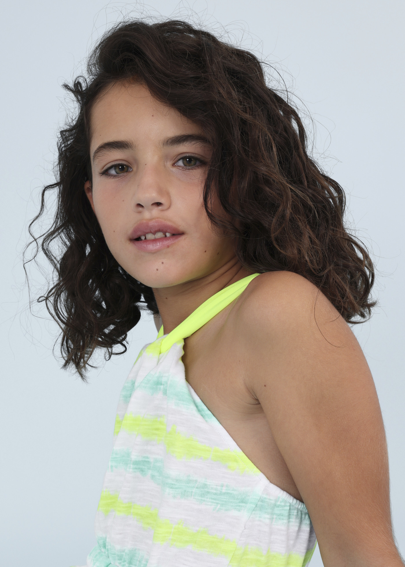 Macacão curto com estampa tie-dye para meninas