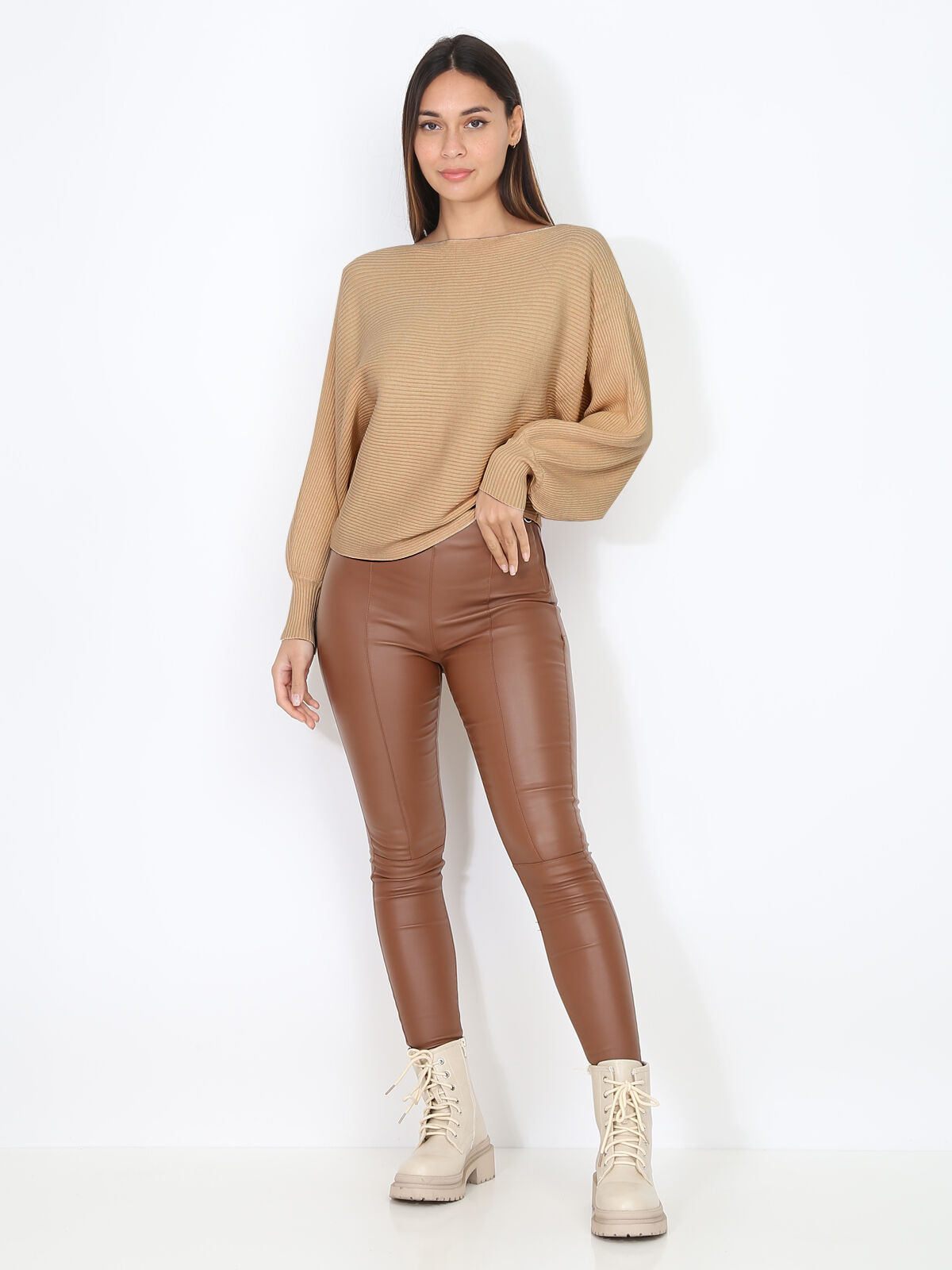 Pull classique en maille côtelée- Beige foncé