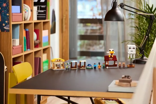 LEGO Minecraft 21273 Ghast-ballonens angreb på landsbyen