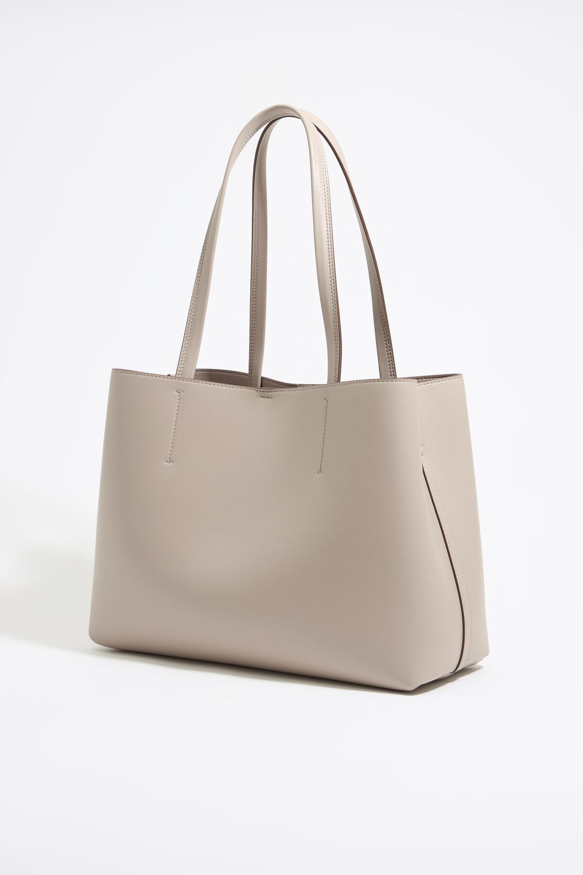 Bolsa grande estilo Chihuahua em couro cinza claro.