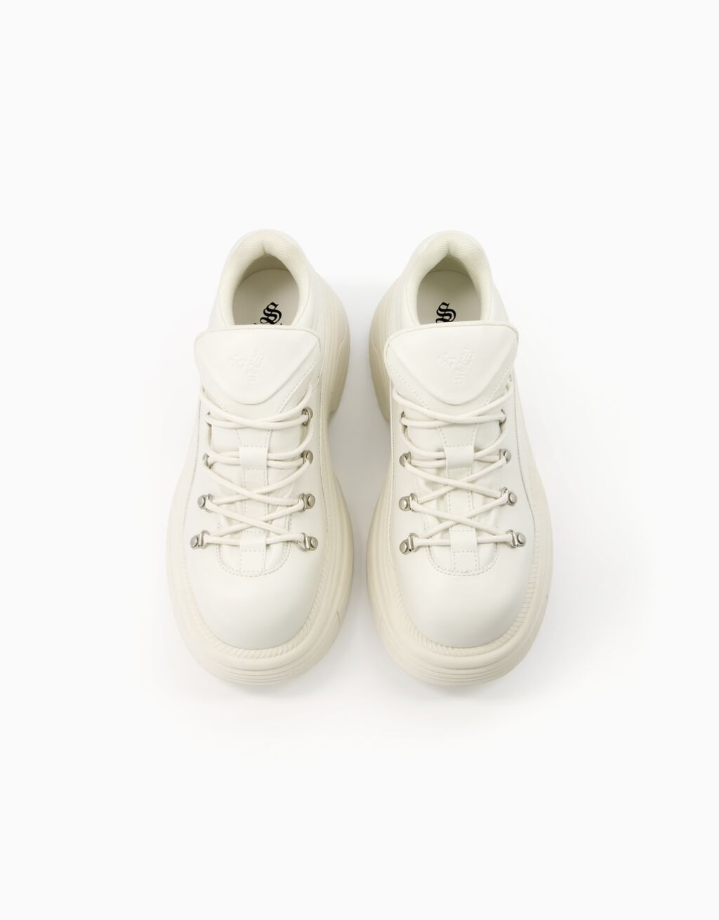 Sapatos masculinos com solado grosso