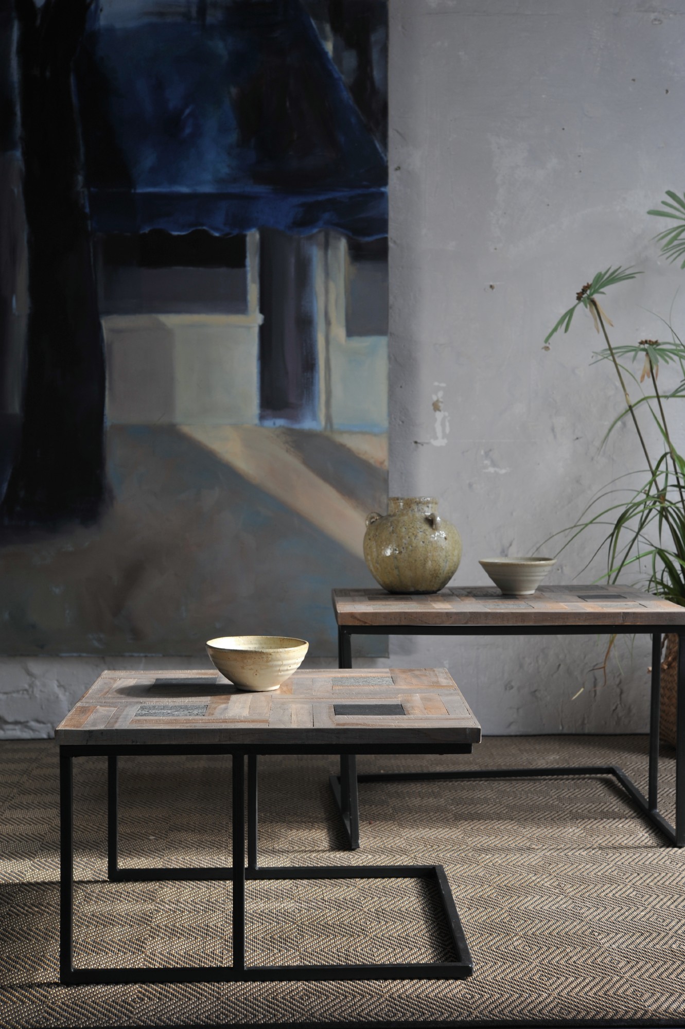 2er-Set Tisch 'Castone', aus recyceltem Teak, Naturstein und Eisen von fischer's lagerhaus