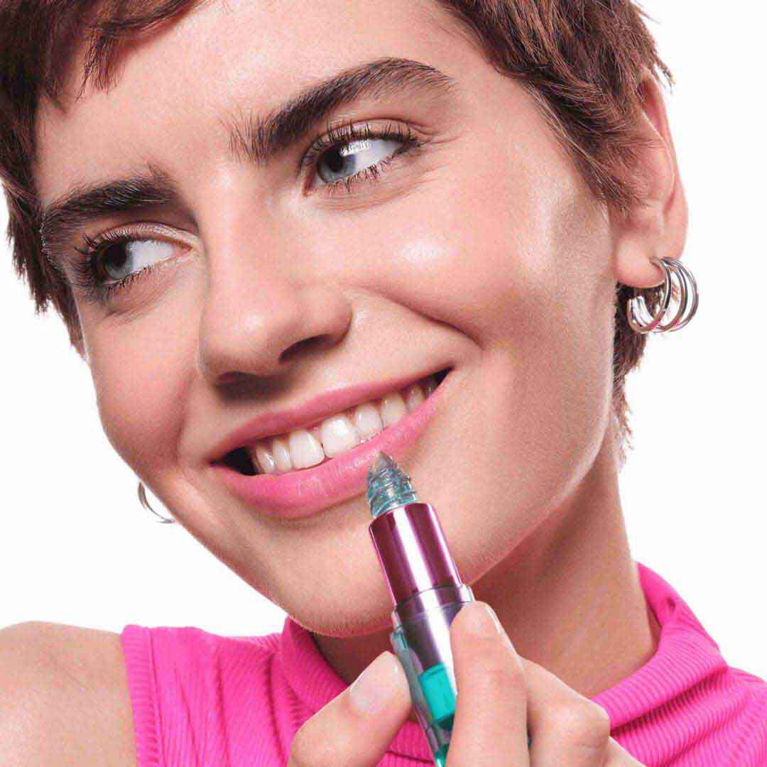 ESSENCE  Batom Muda de Cor Aqua Jelly - 2,8gr