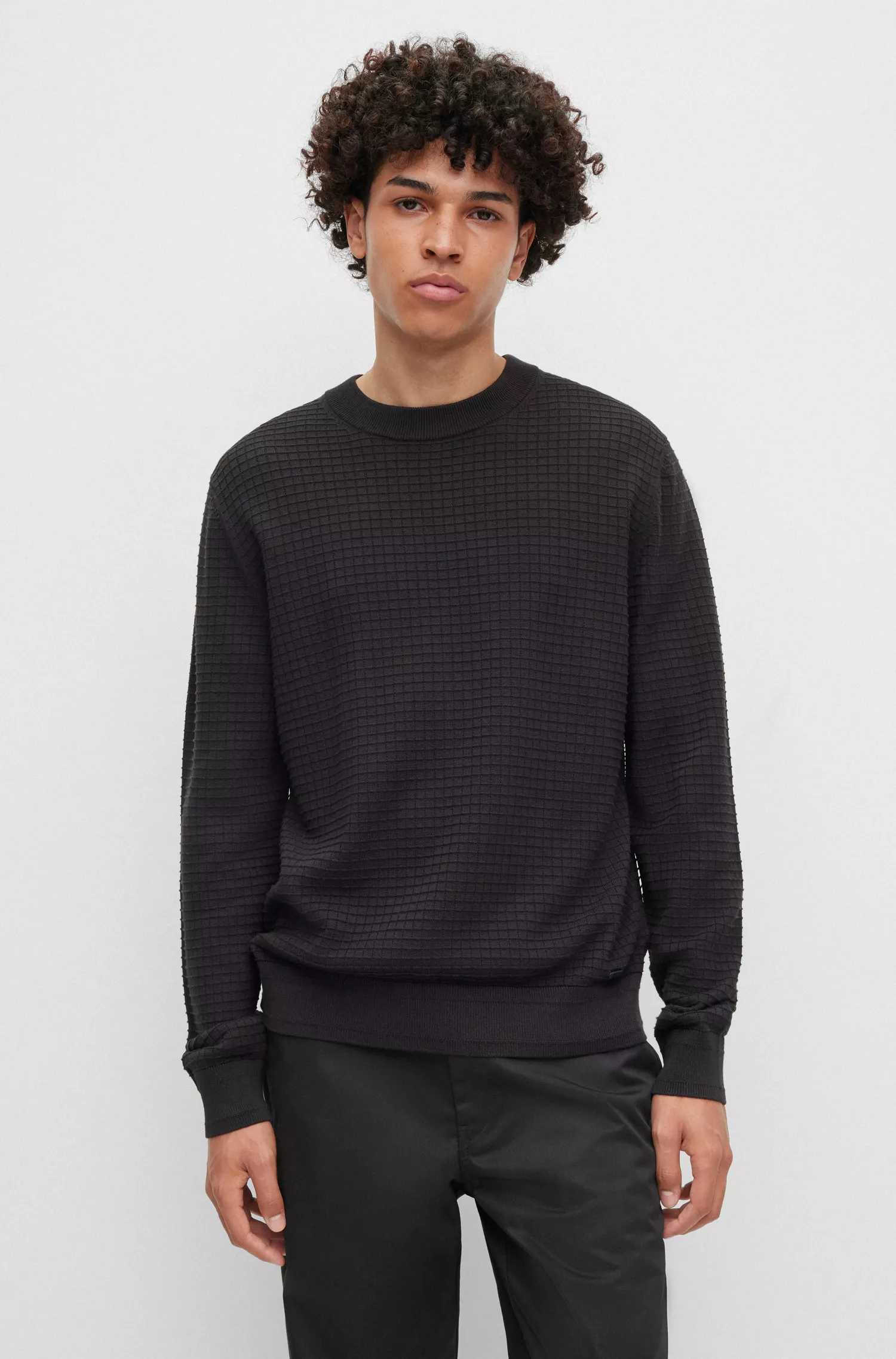 Suéter HUGO vermelho em algodão orgânico com estampa jacquard.