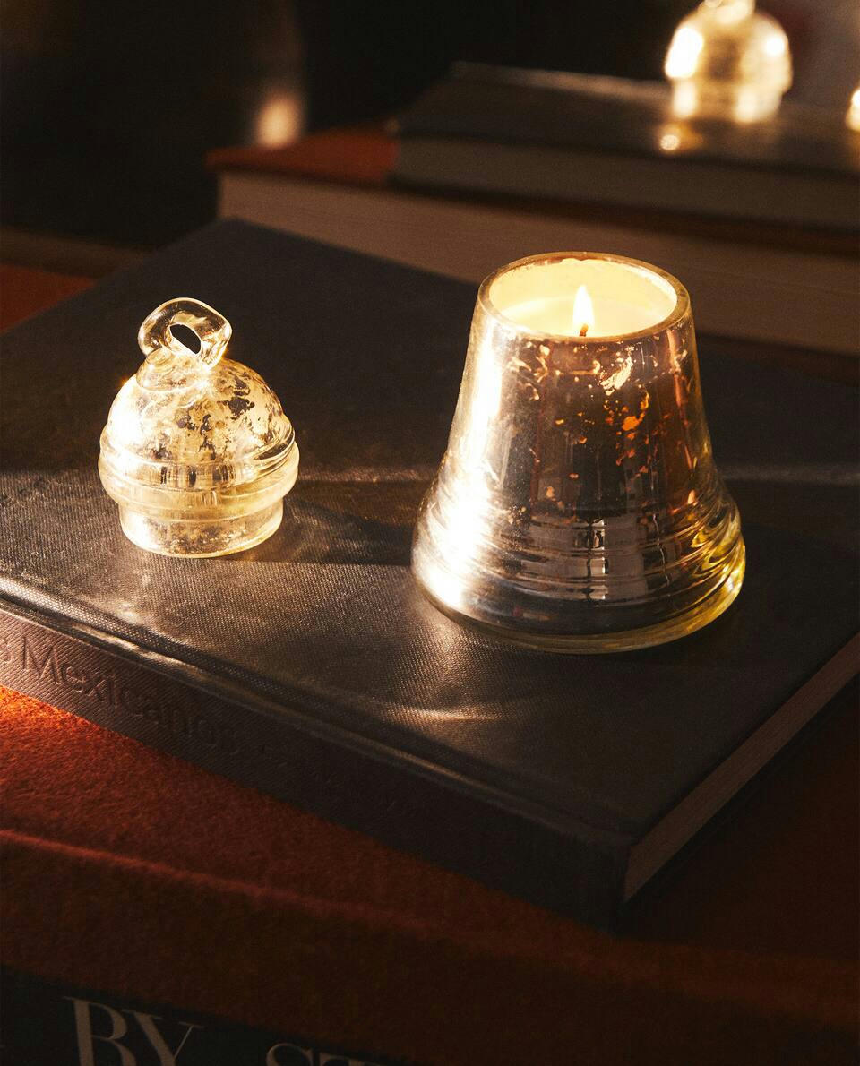 VELA DECORATIVA DE VIDRO EM FORMATO DE SINO DE NATAL