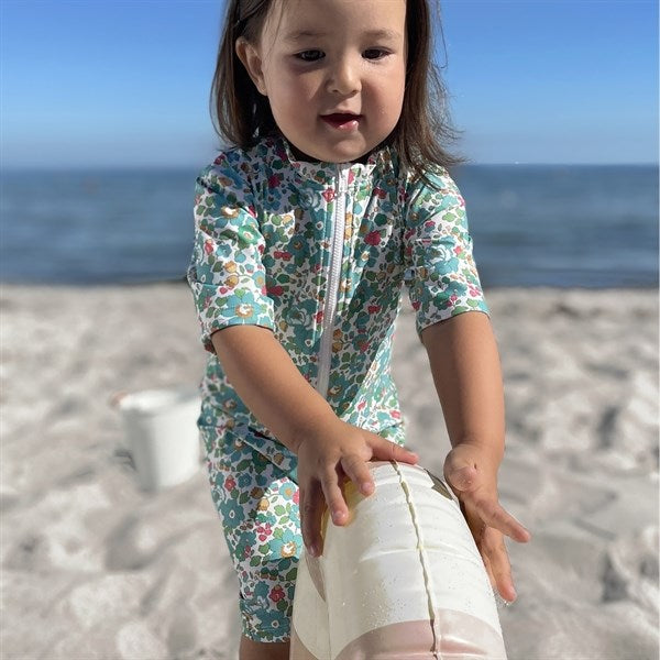 Køb Petit Crabe Betsy D Natsu Heldragt Liberty© fabric