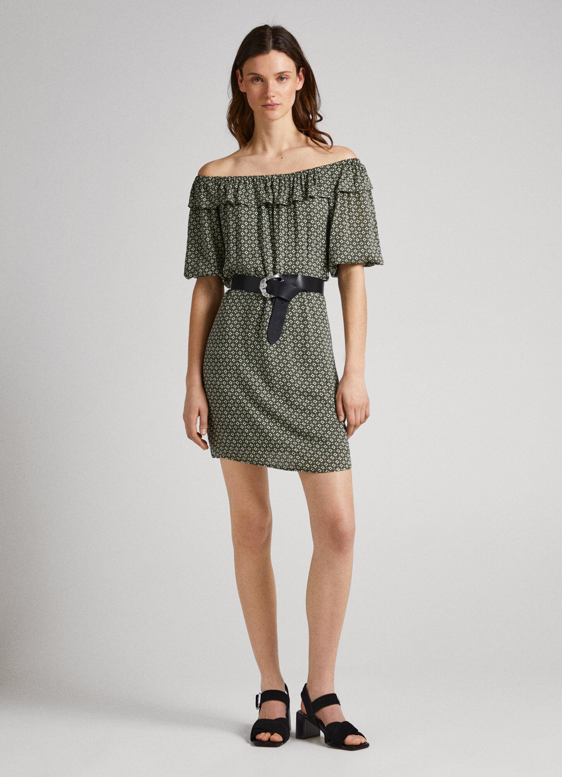 VESTIDO COM ESTAMPA GEOMÉTRICA - multicolorido