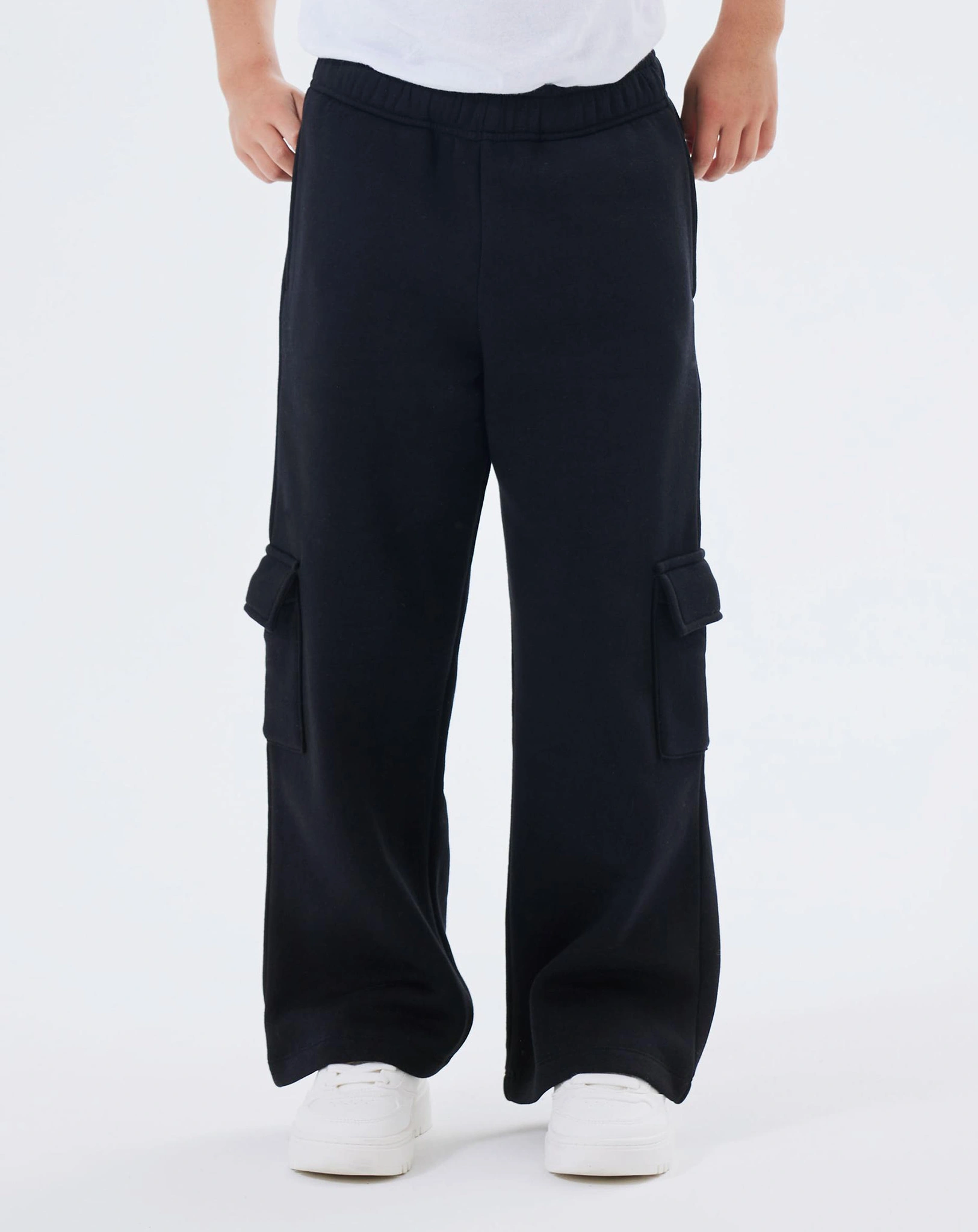 Cargohose NKFCLARA SWEAT in black