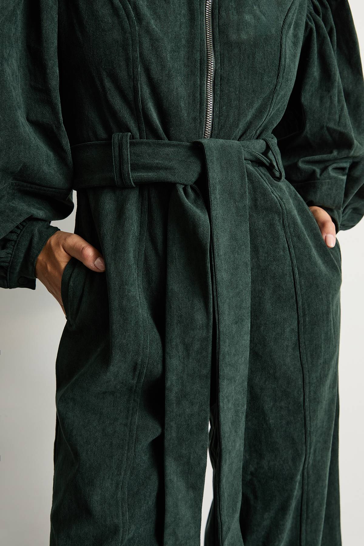Warehouse Combinaison Petite en Velours Côtelé avec Zip et Ceinture