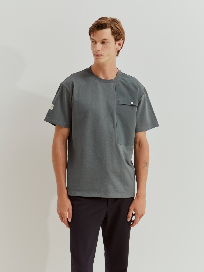 T-shirt de algodão com bolso