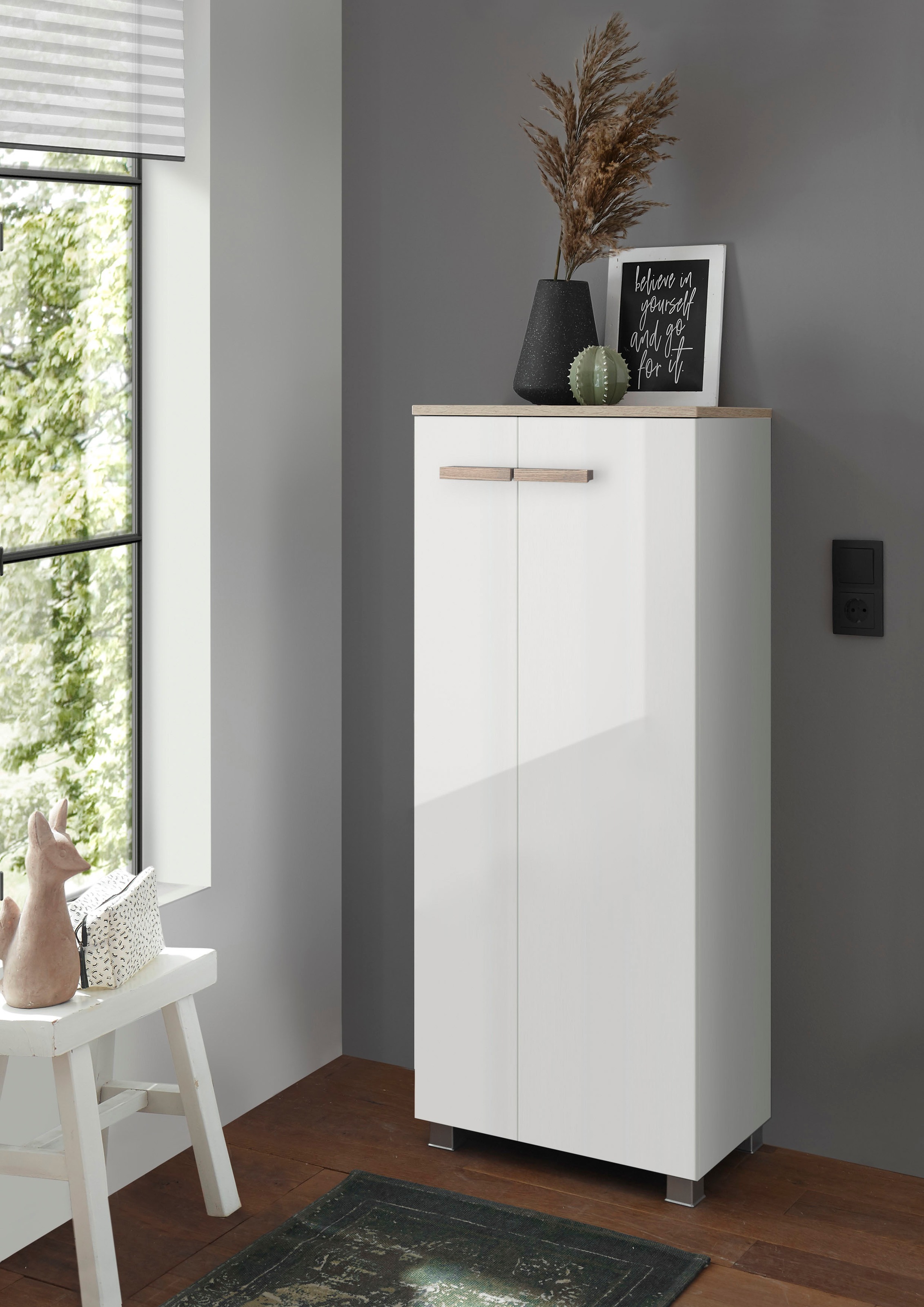PLACES OF STYLE Midischrank »SOLiD, Badschrank im modernen Design, Schrank mit Holzgriffen« in zwei Farben verfügbar, mit Stauraum, stehend o. hängend montierbar