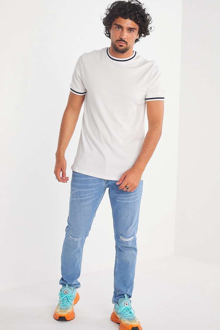 T-shirt blanc col rond à bandes noires