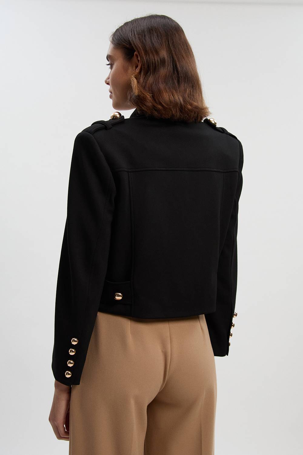 KarenMillen Veste Courte à Col Militaire avec Détails Boutons Scuba