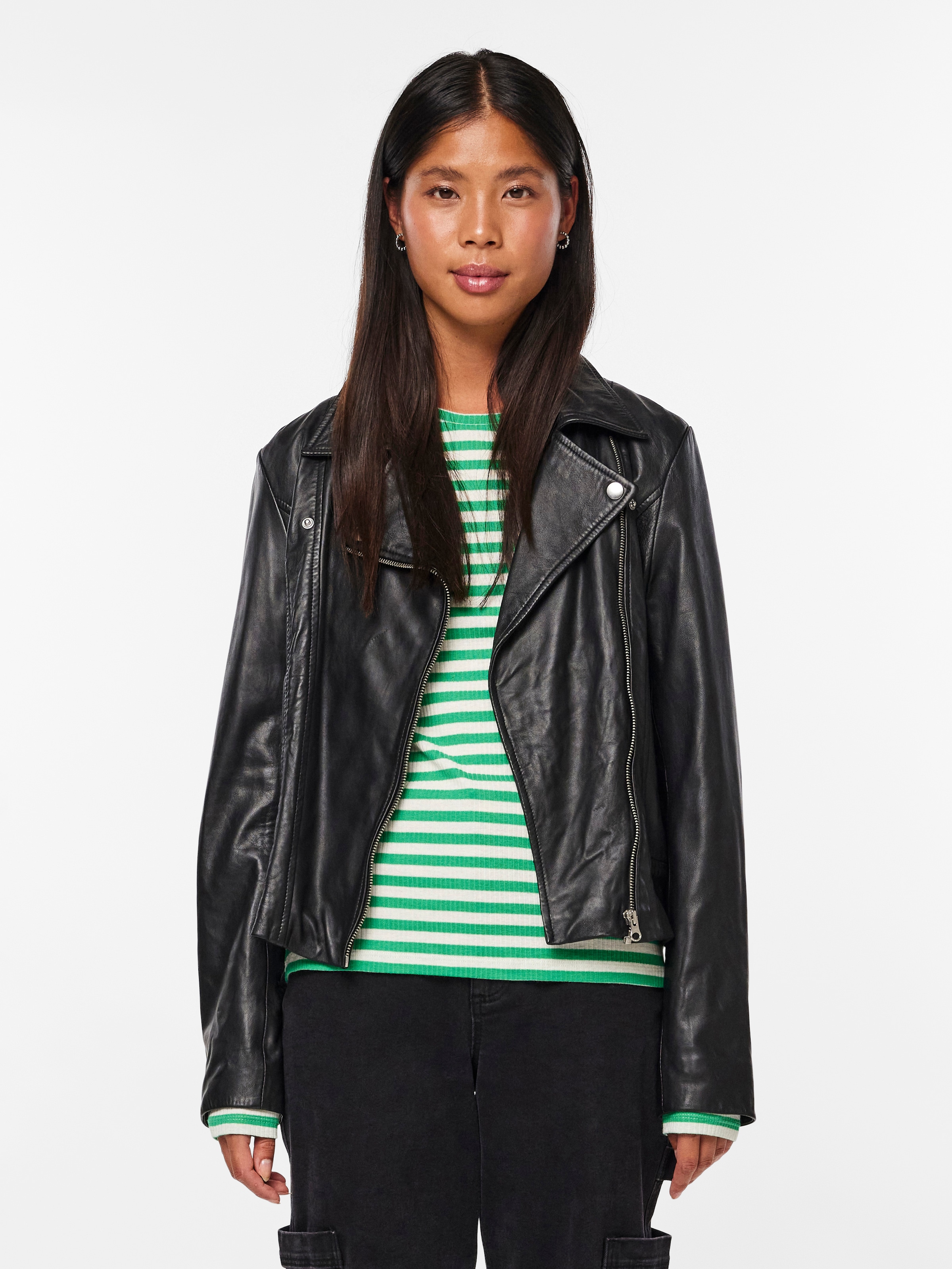 pieces Lederjacke »PCSUSSE LEATHER JACKET NOOS« aus weichem Lammleder