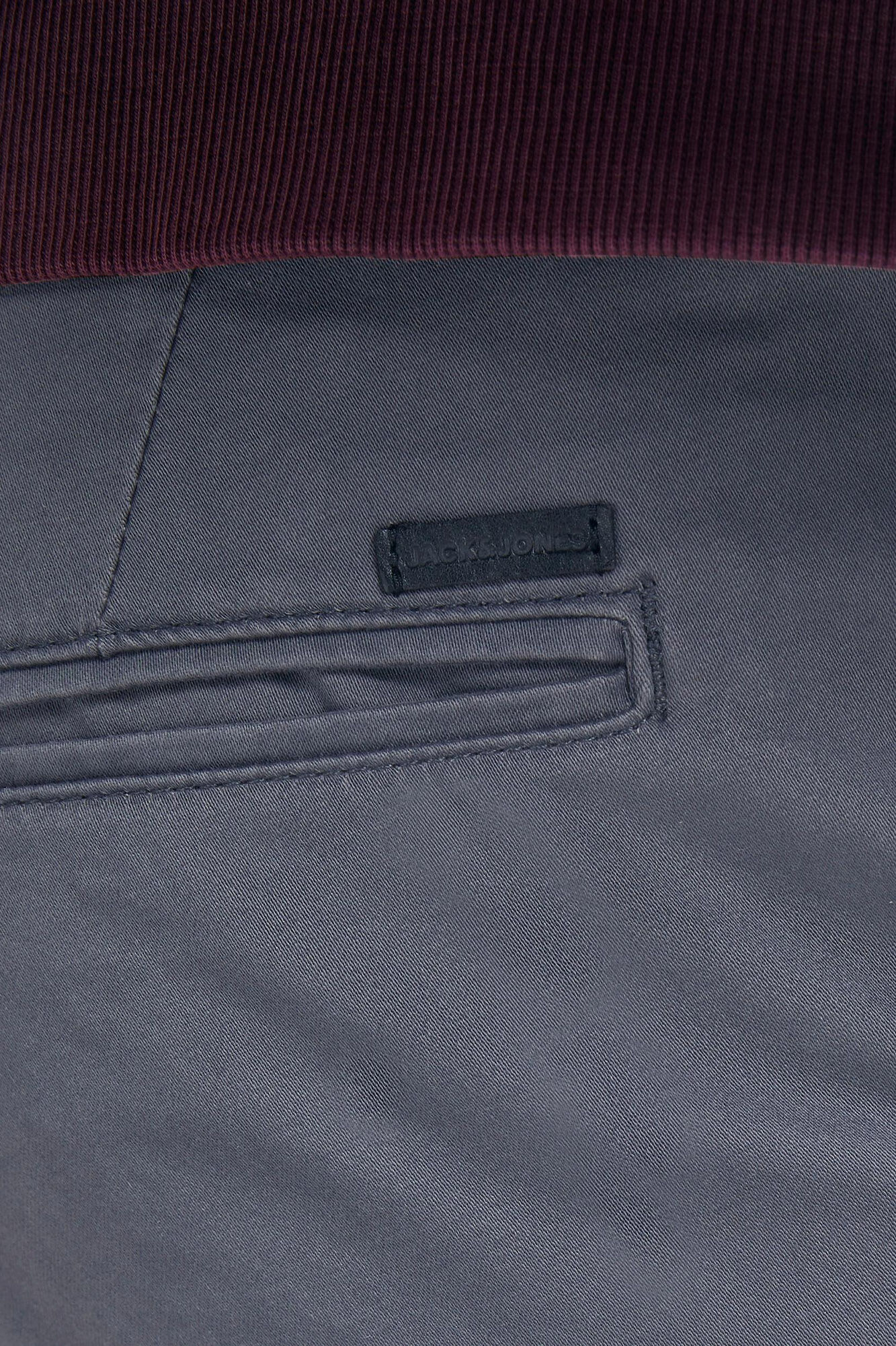 Calças chino de corte justo