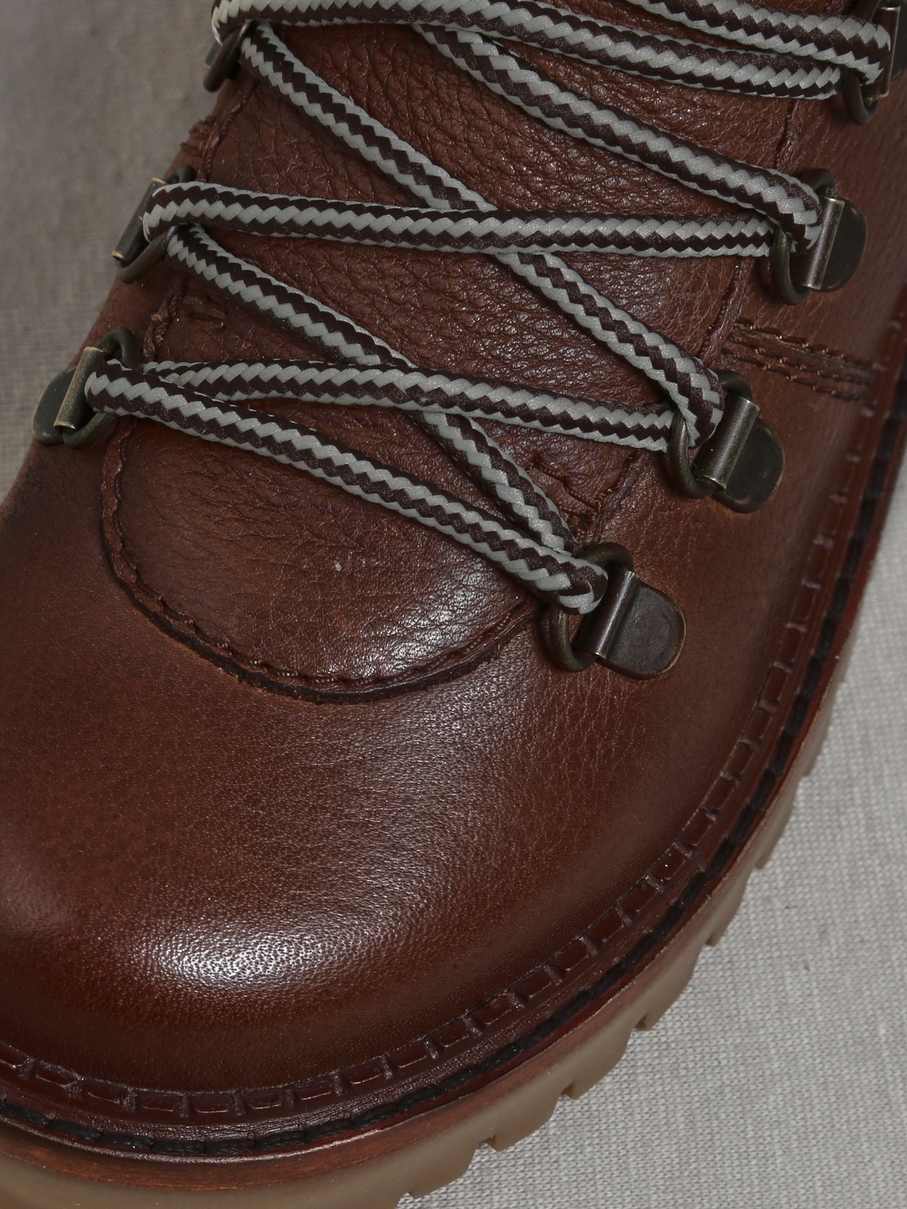 Chaussures esprit montagne Garçon en cuir