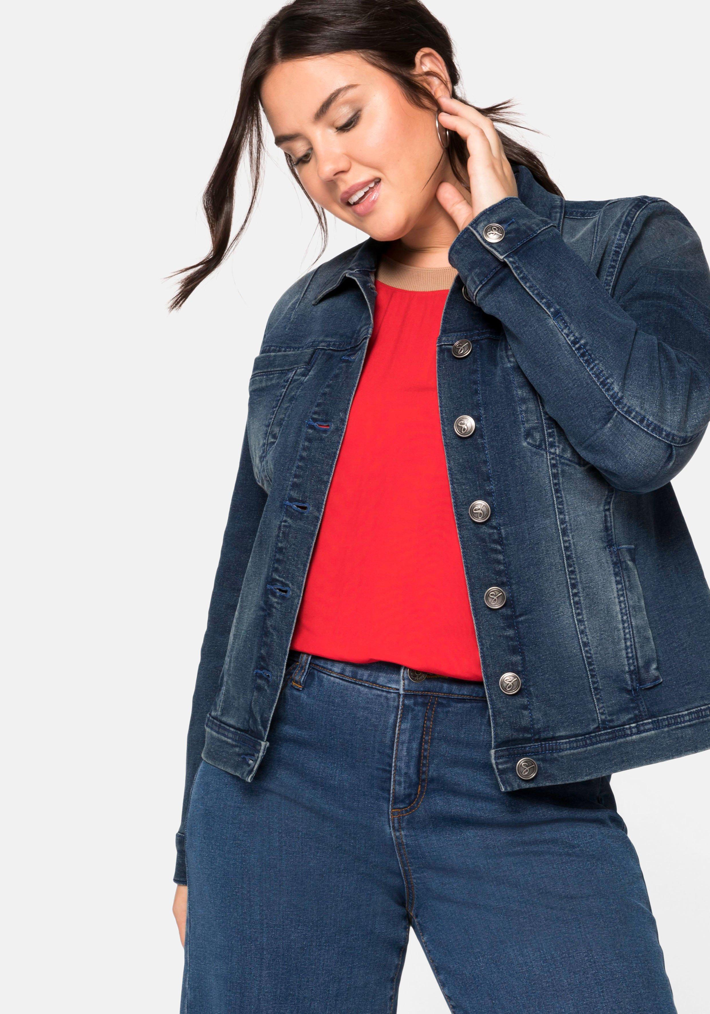 Jeansjacke in leicht taillierter und verkürzter Form