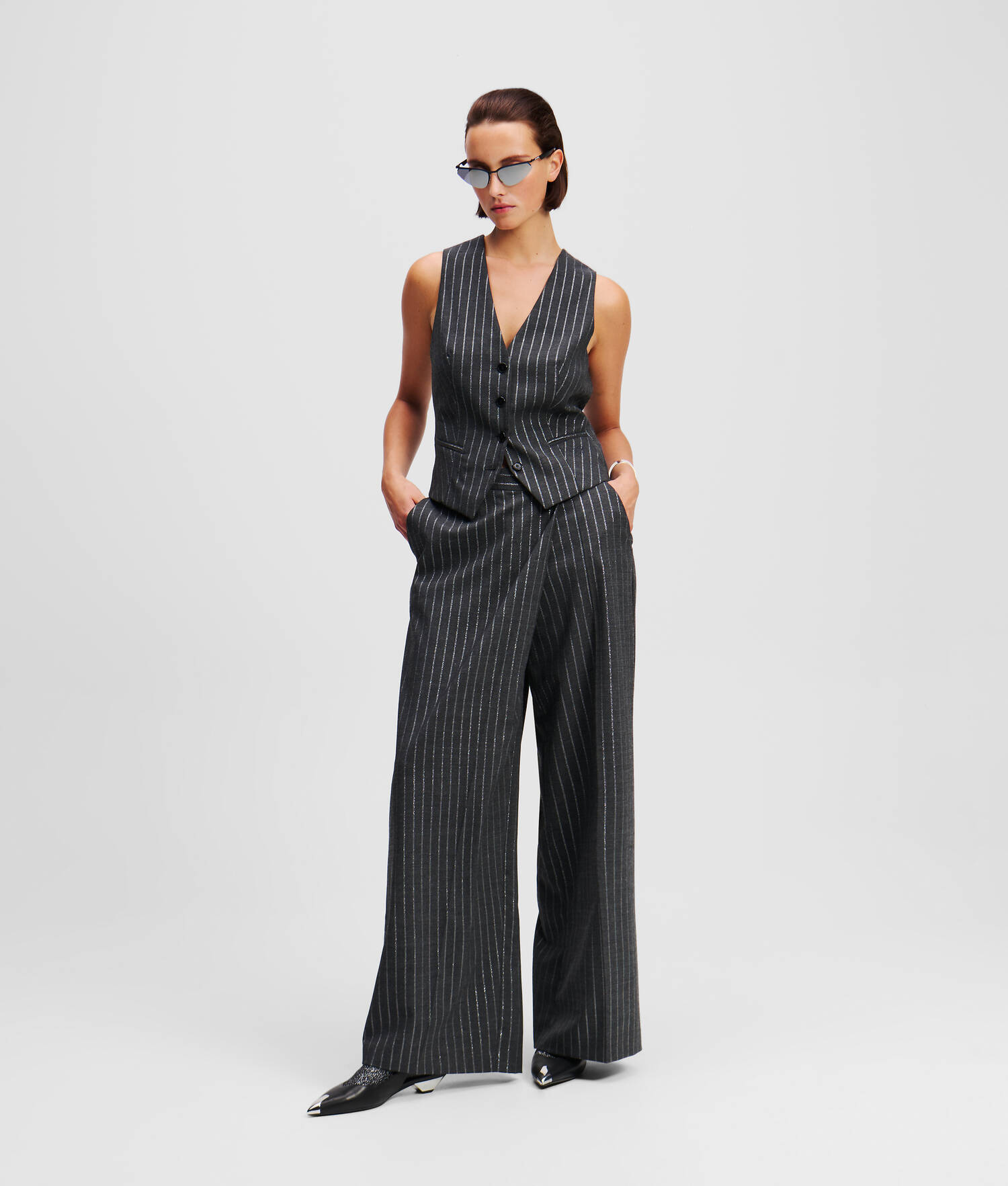 PANTALON PORTEFEUILLE À FINES RAYURES