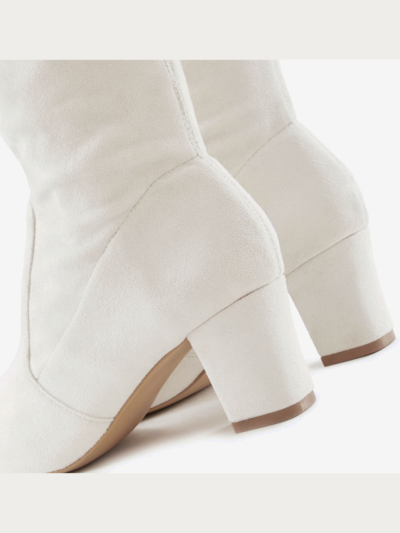 Bottes talon confortable et hauteur du talon d'env. 6 cm