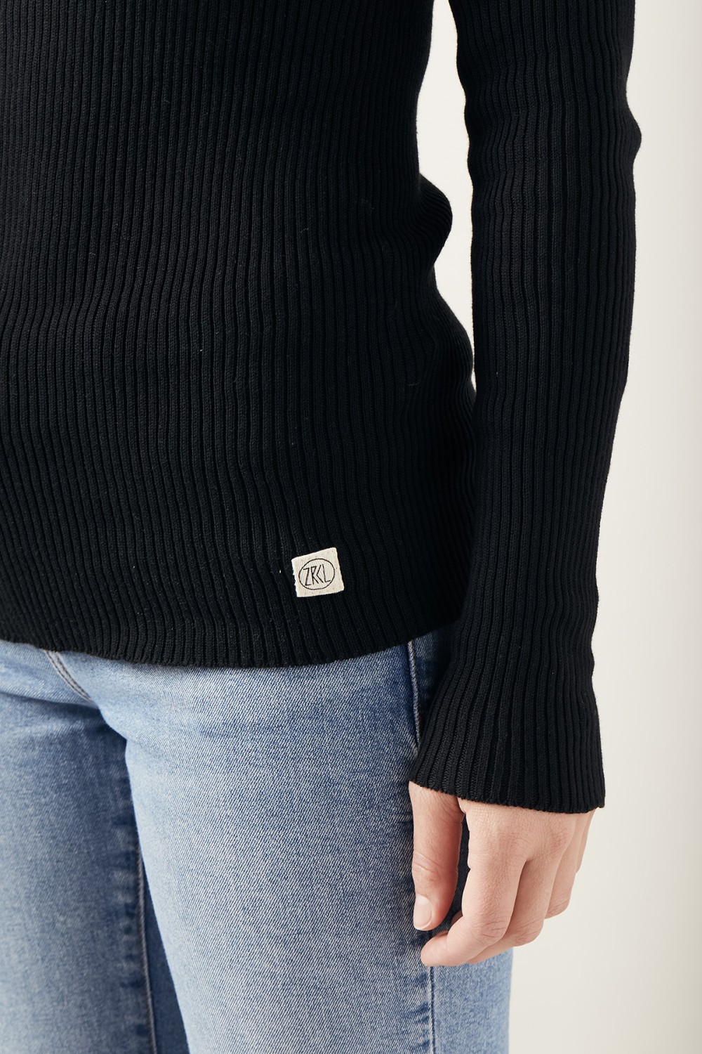 WE ARE ZRCL Damen-Rollkragenpullover Turtleneck Swiss Edition Black