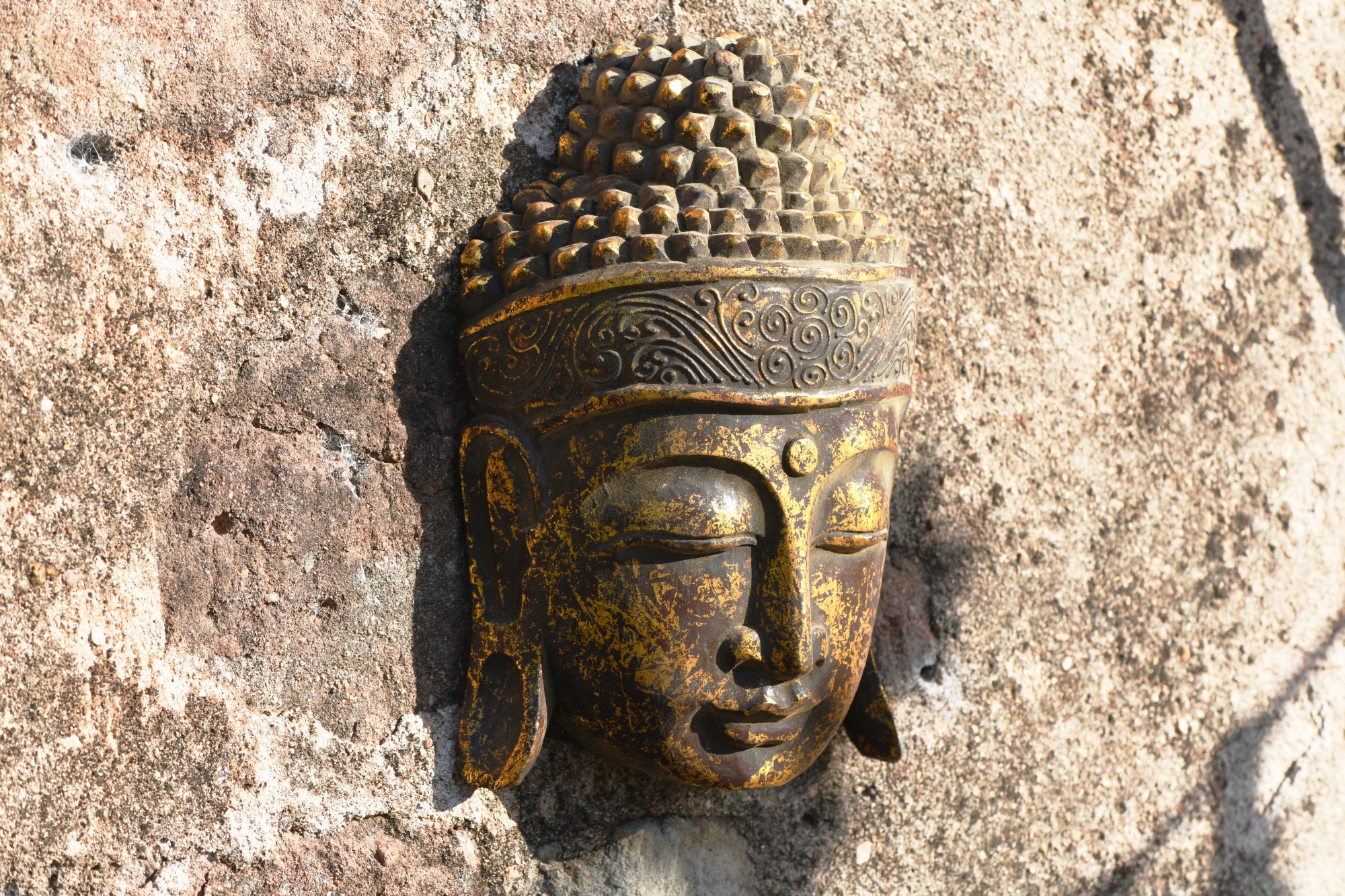 Buddha-Maske, antikrot, T 32 cm, B 22 cm, H 10 cm von fischer's lagerhaus