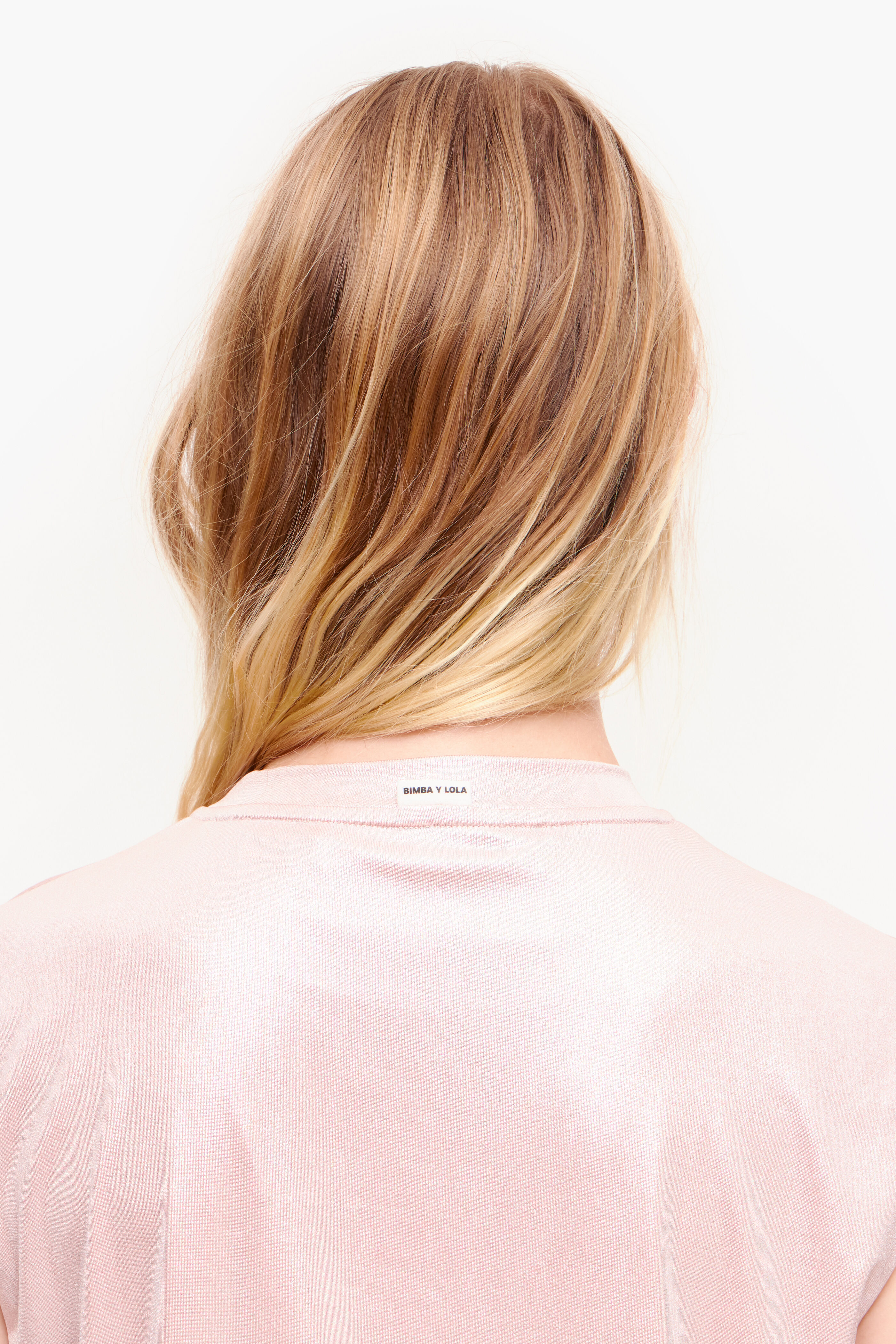 camiseta cropped rosa fluida