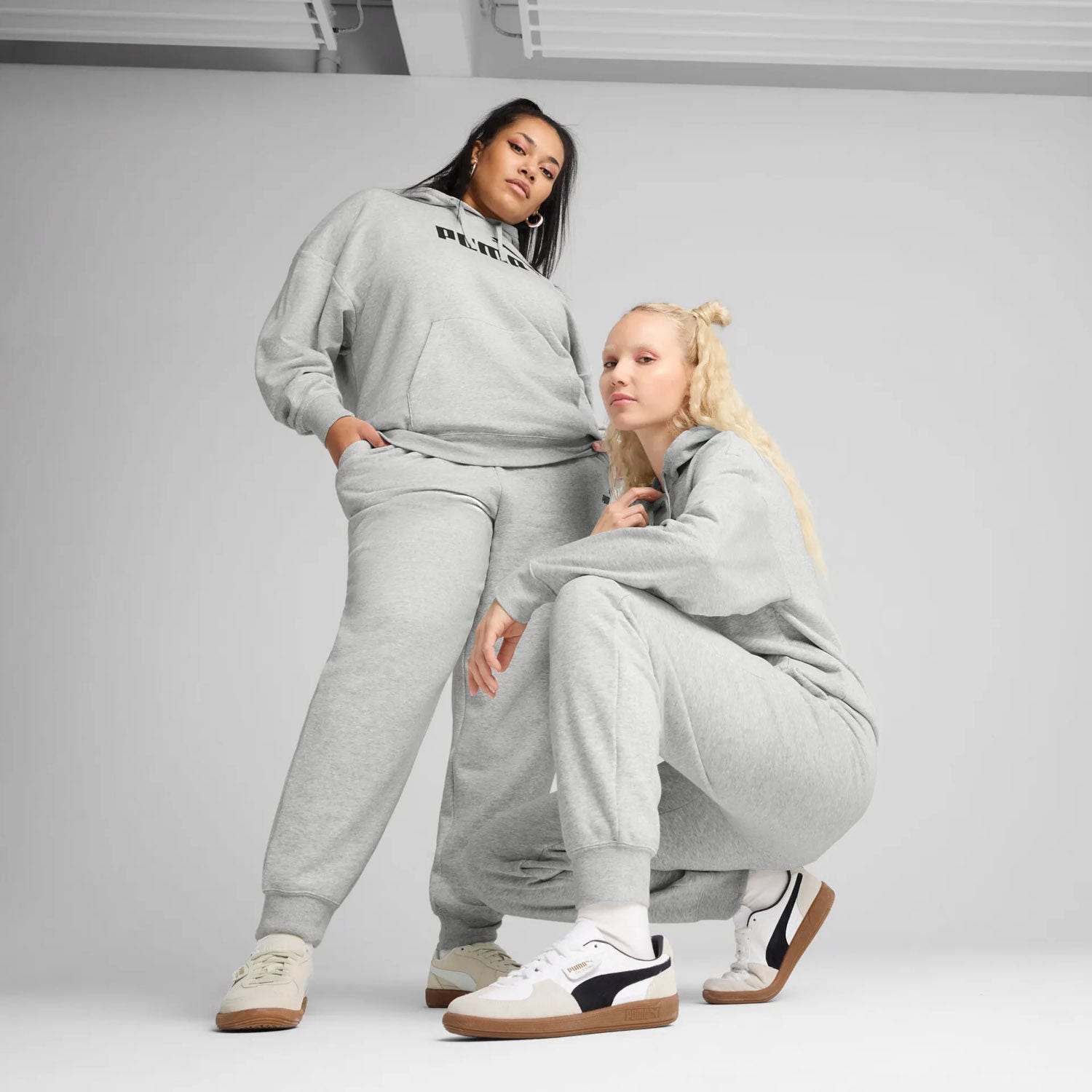 PUMA  Essential Small No. 1 Logo Comfort High-Waist Sweatpants Dames
