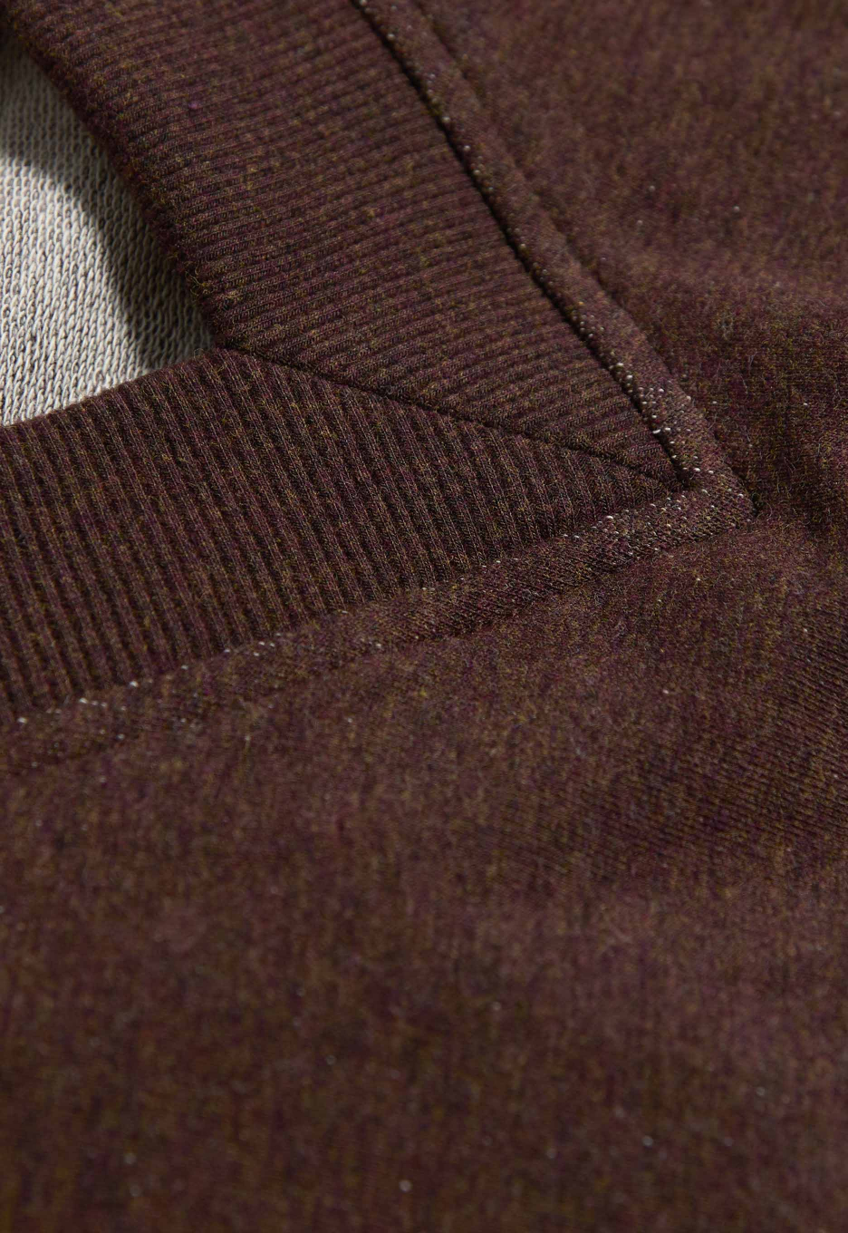 Another-Label Amice V-neck Sweater