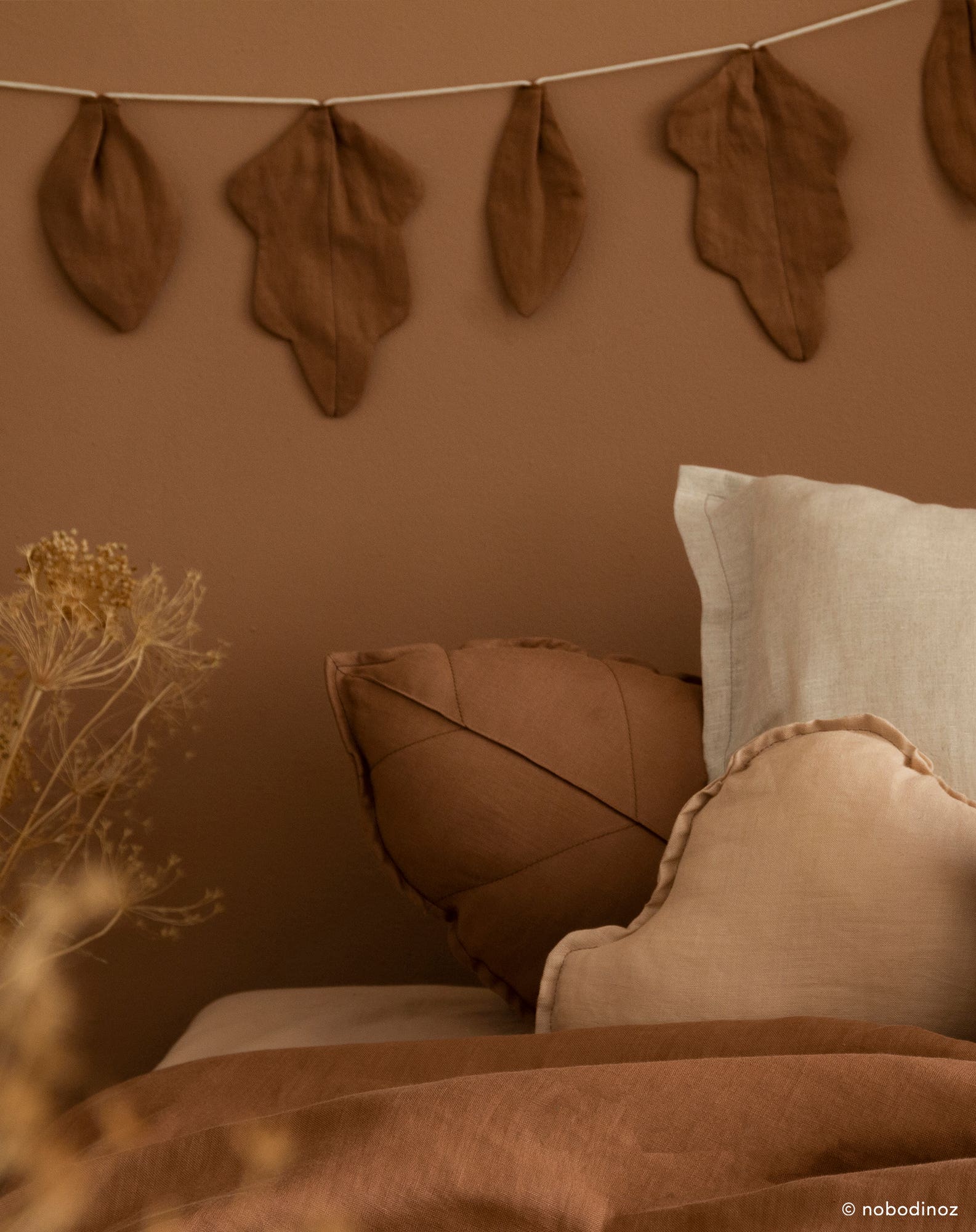Coussin feuille l1n0 en lin français | Marron