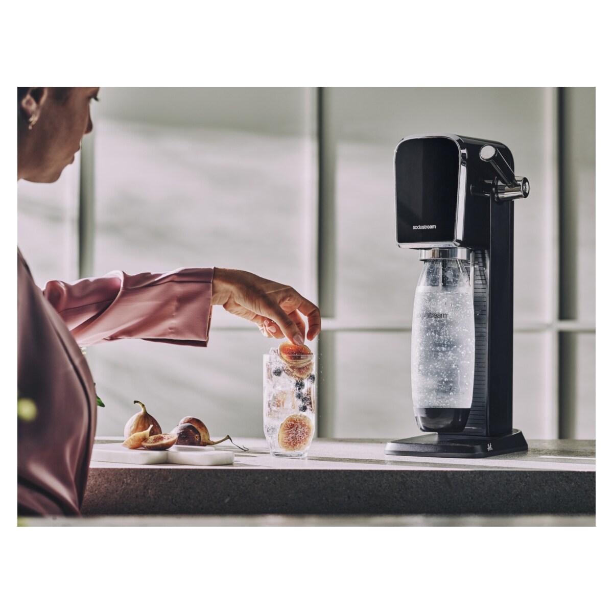 SodaStream Wassersprudler Art mit CO2-Zylinder und 1L spülmaschinenfeste Flasche