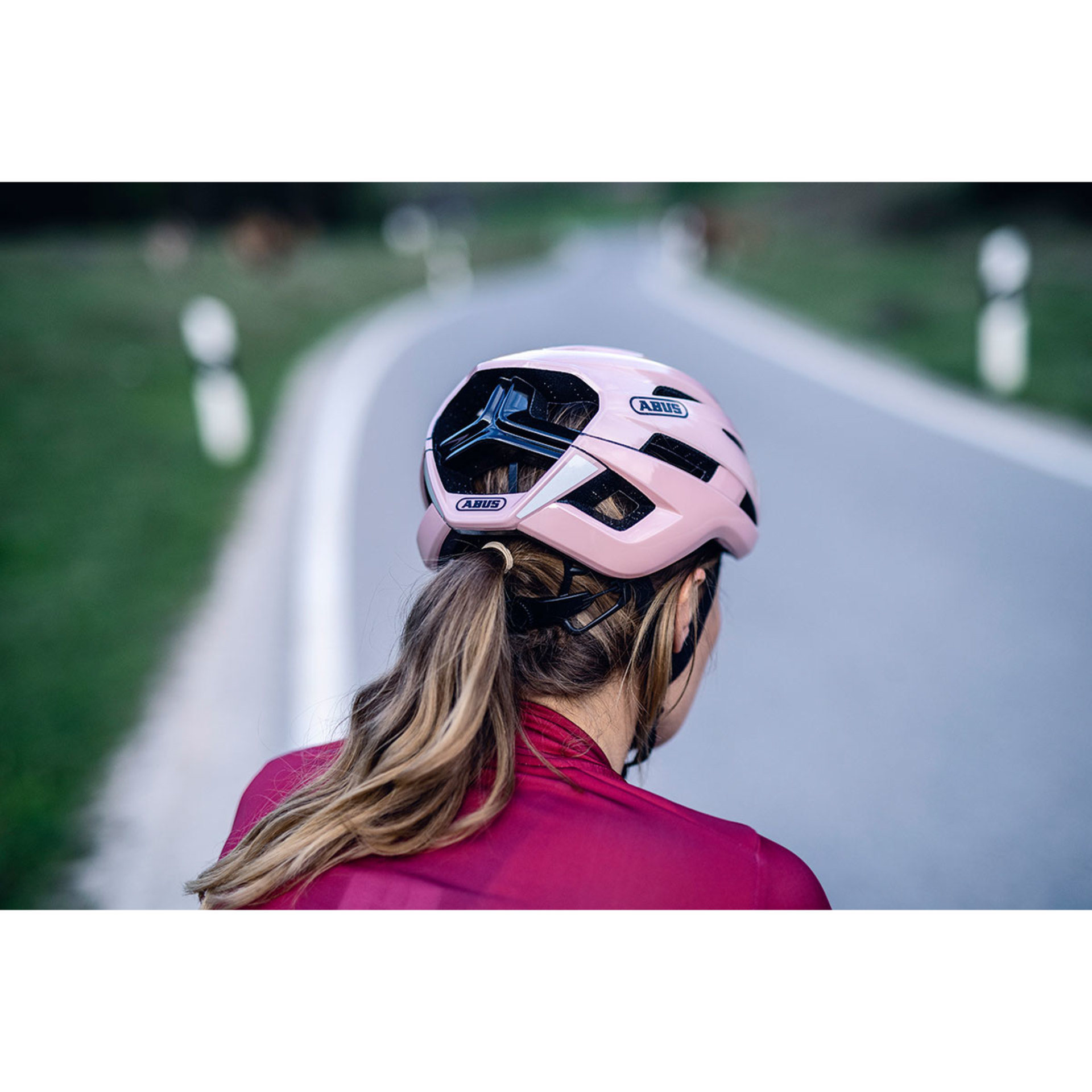 Abus StormChaser Race Fietshelm Lichtroze