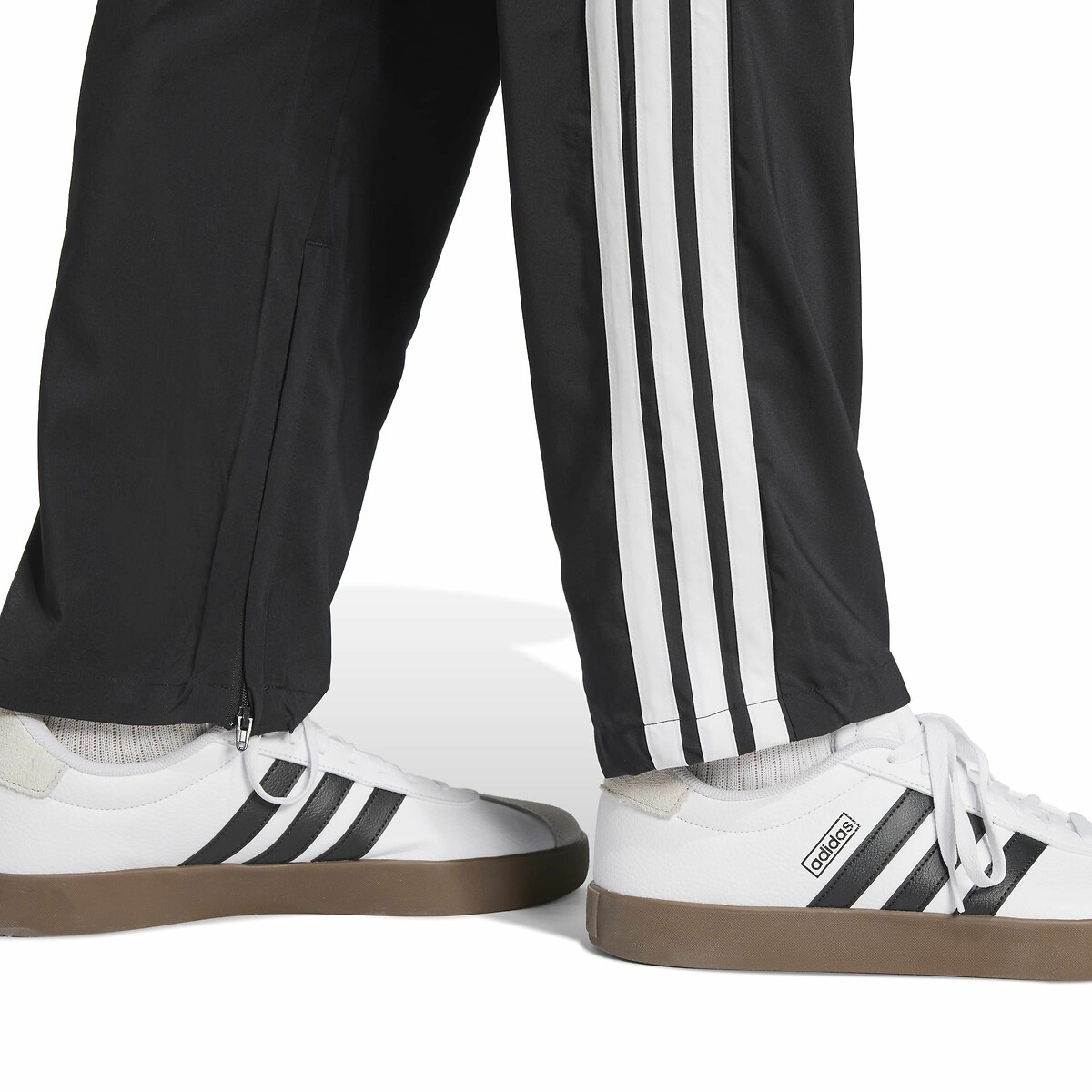ADIDAS ROUPAS ESPORTIVAS<br>Calça reta Stanford com 3 listras Essentials