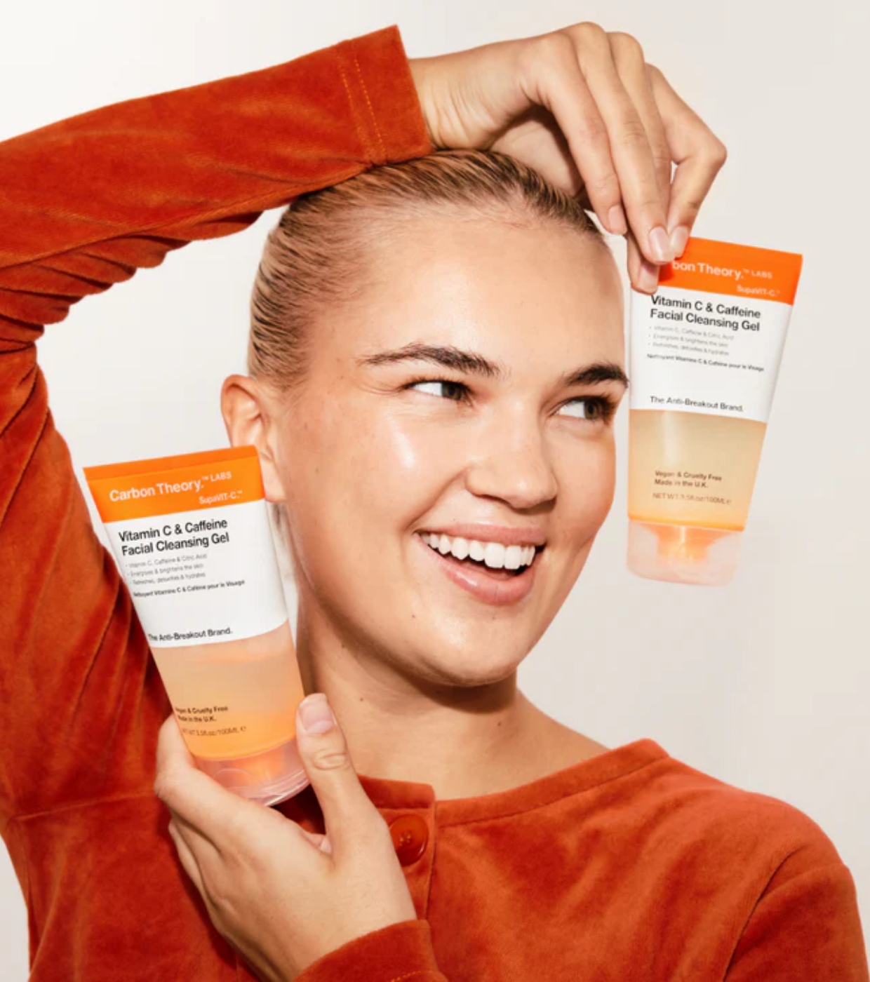 Carbon Theory - *SupaVIT-C* - Gel de limpeza facial com vitamina C e cafeína