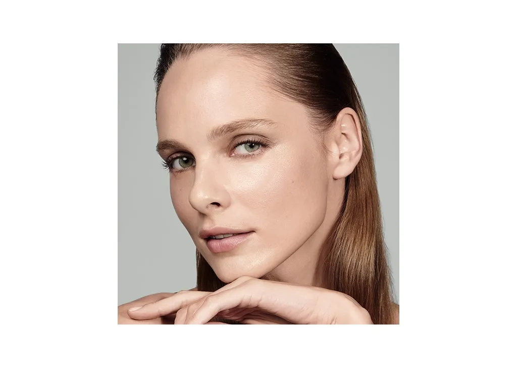 Estée Lauder Futurist Hydra Rescue Moisturizing Makeup SPF 45 1W2 Sand