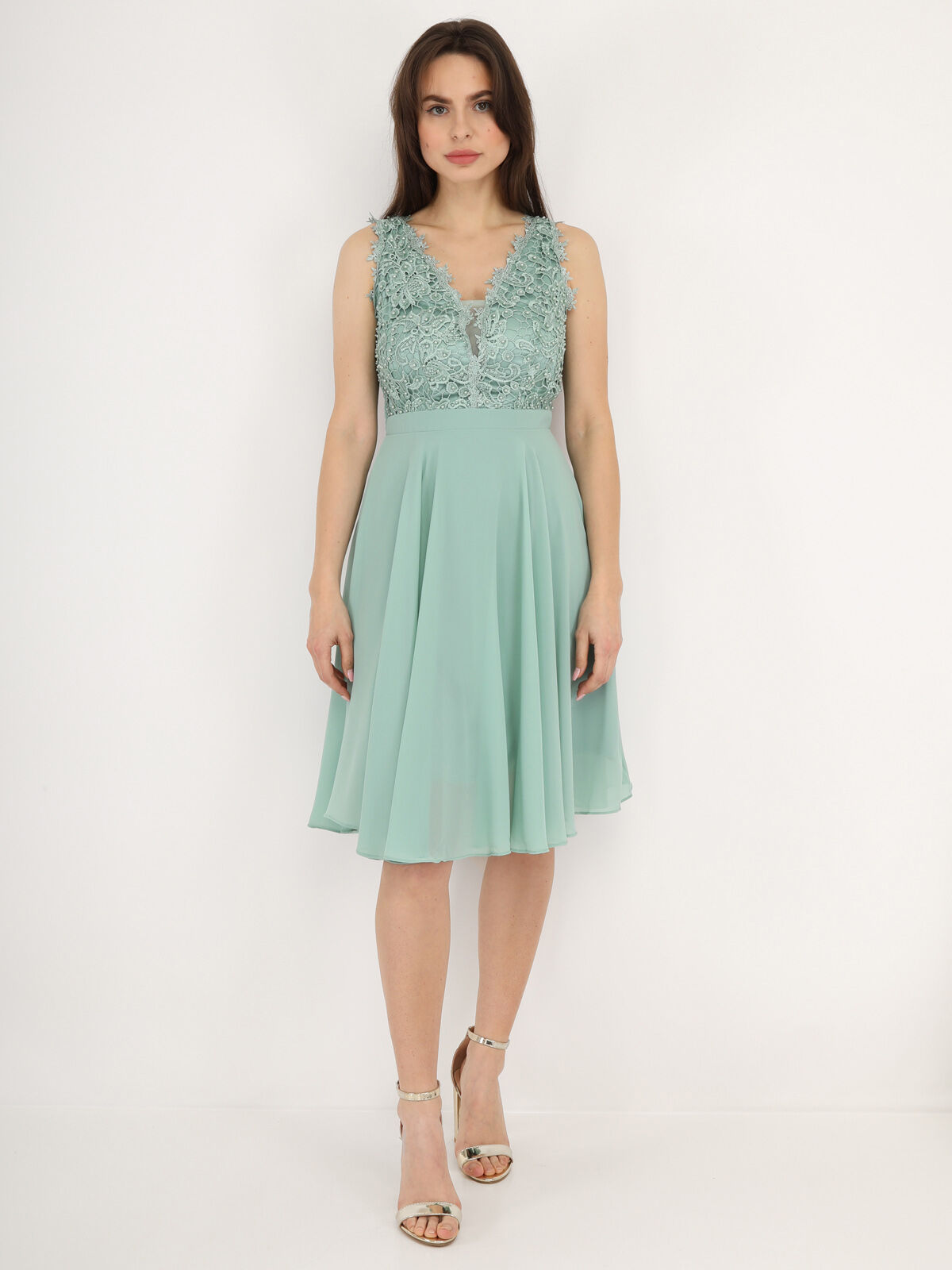 Robe patineuse à broderie et perles- Vert clair