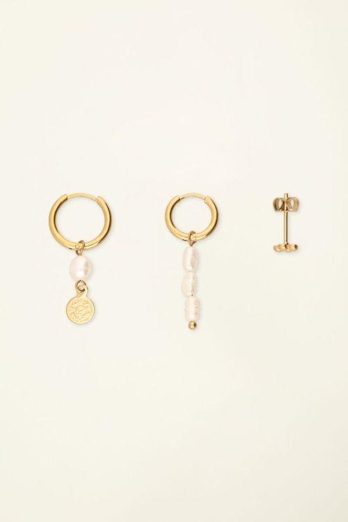 Set van drie oorringen met parels