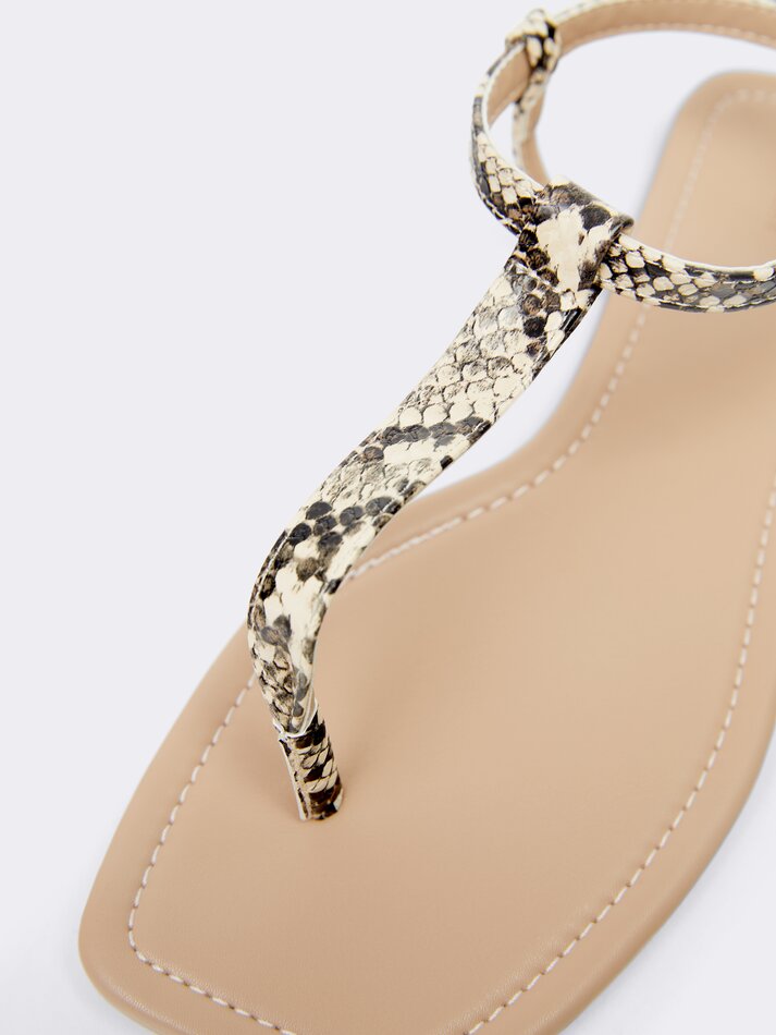 Sandália com efeito de cobra - Couro