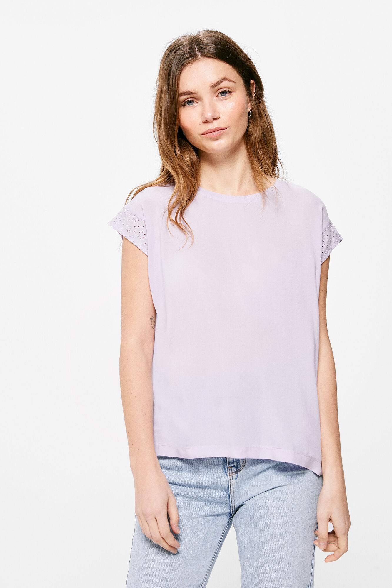 Camiseta de manga curta bordada suíça - Roxa