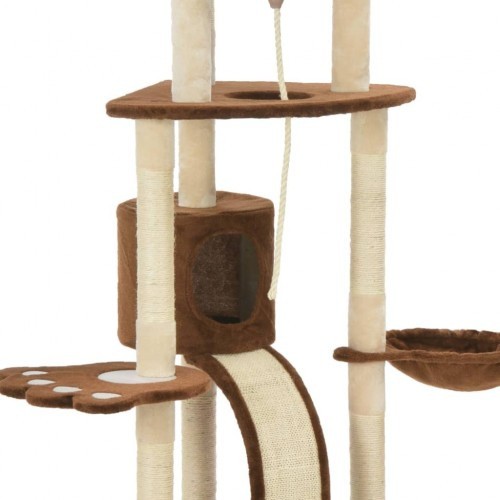Arranhador marrom para gatos com hastes de sisal.