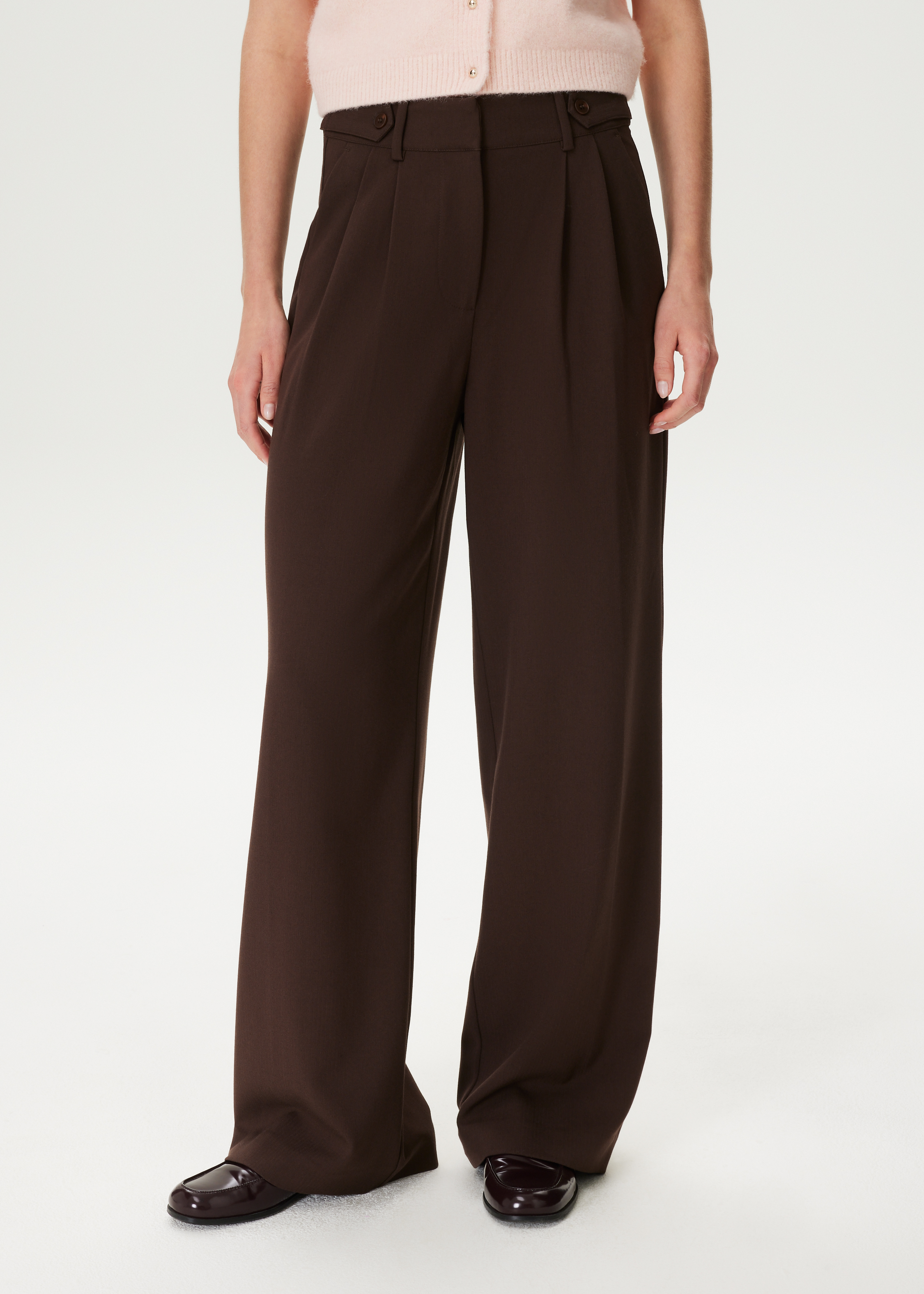 Pantalon met plooien en knoopdetail