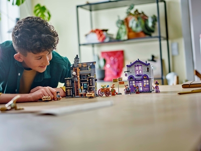 LEGO Olivanders™ & Madame Mallekins gewaden (76439)
