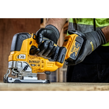 DeWalt 18V XR decoupeeerzaag brushless DCS334N-XJ (zonder accu)