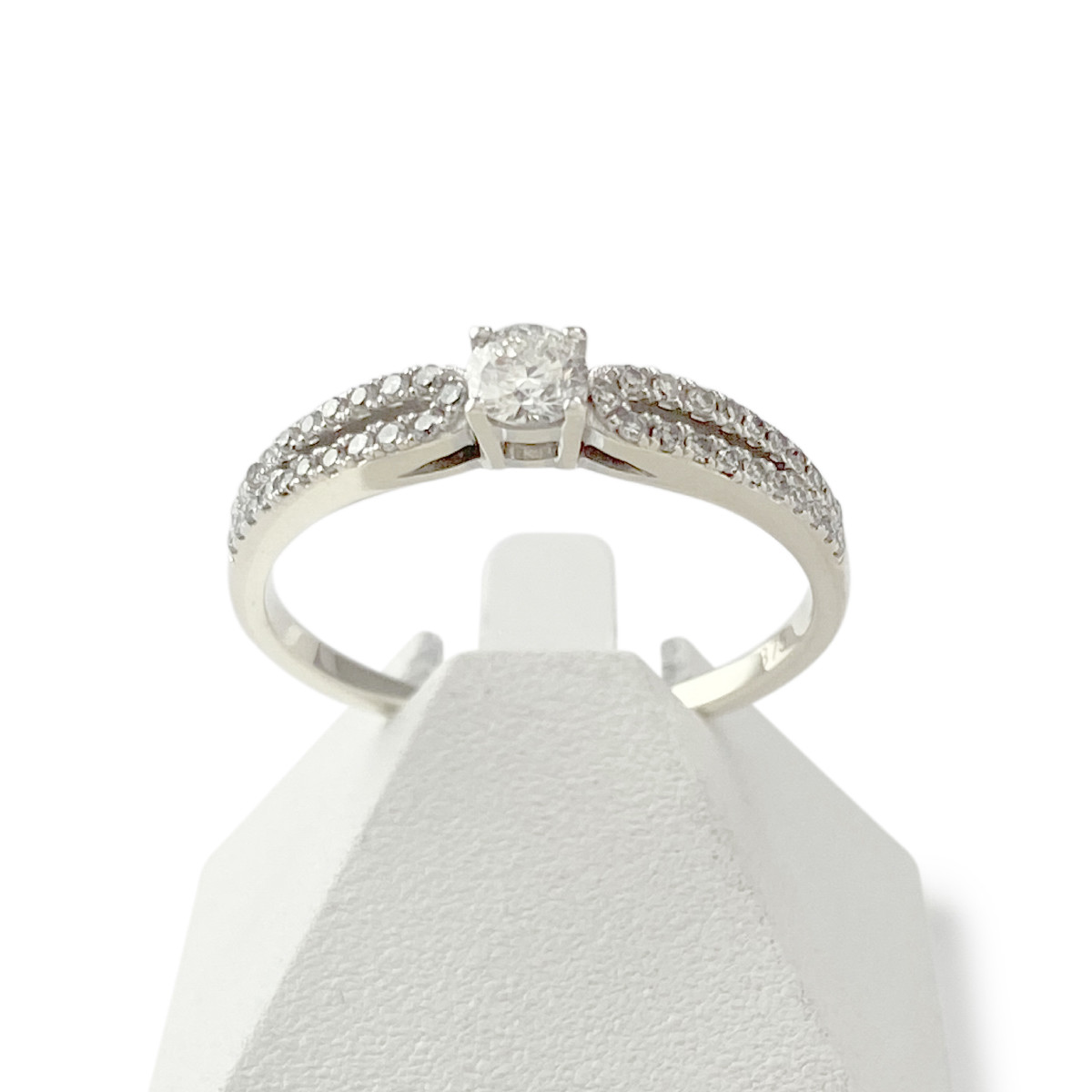 Bague d'occasion or 375 blanc diamants