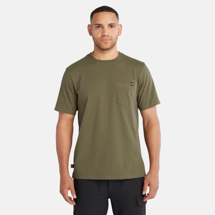 Camiseta Timberland PRO Core Pocket para homem, na cor verde.