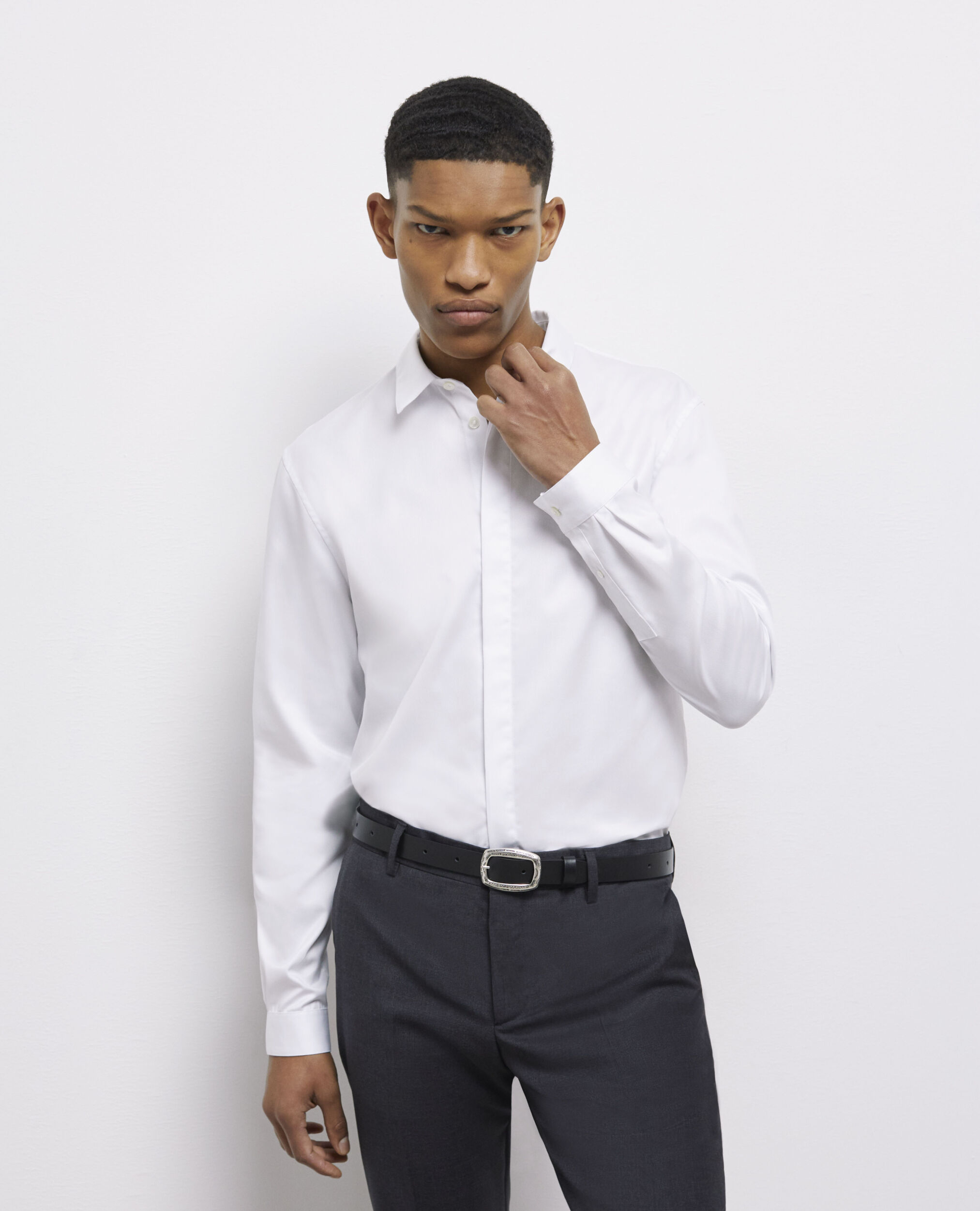 Chemise formelle blanche