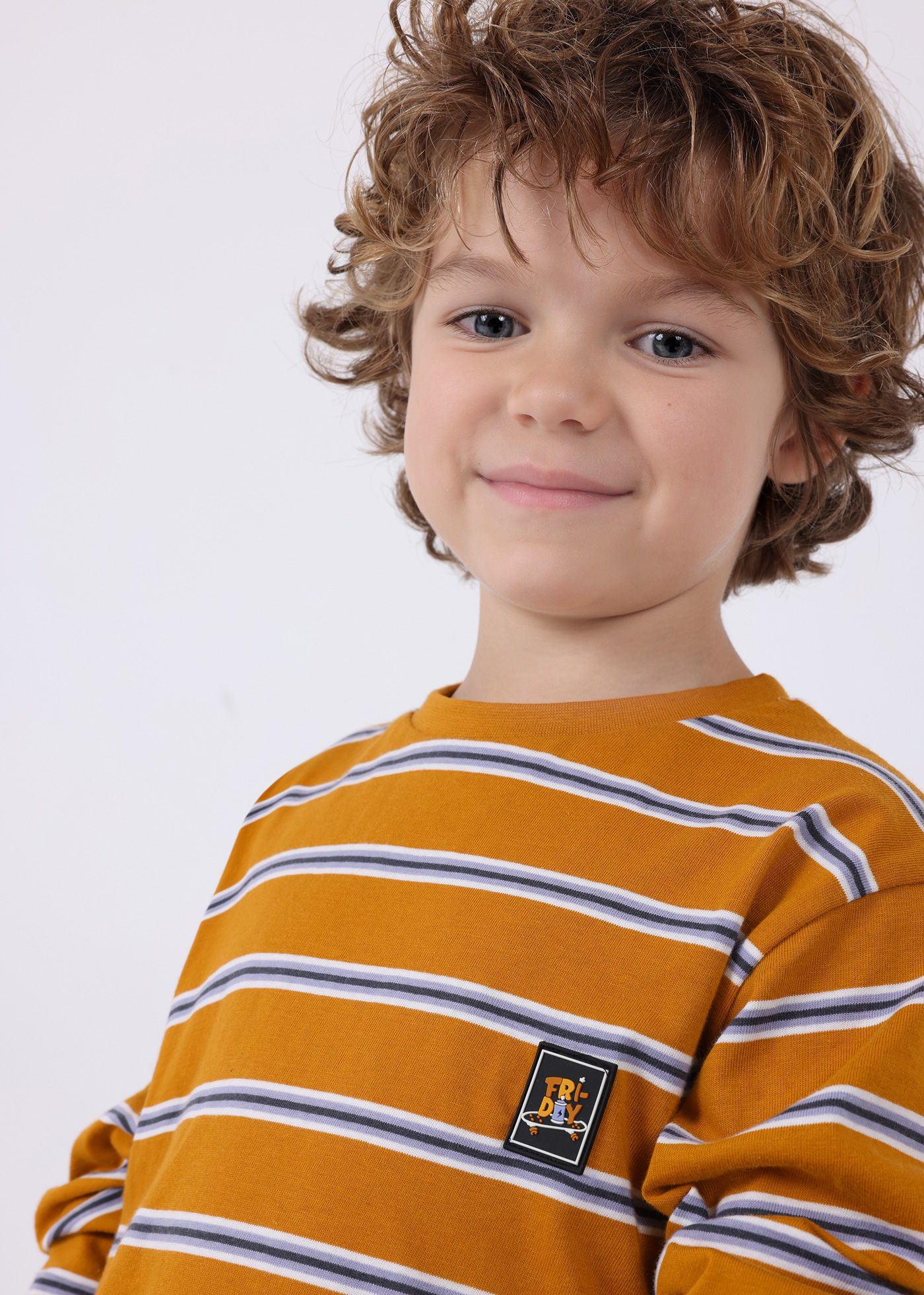 Camiseta listrada Better Cotton para meninos