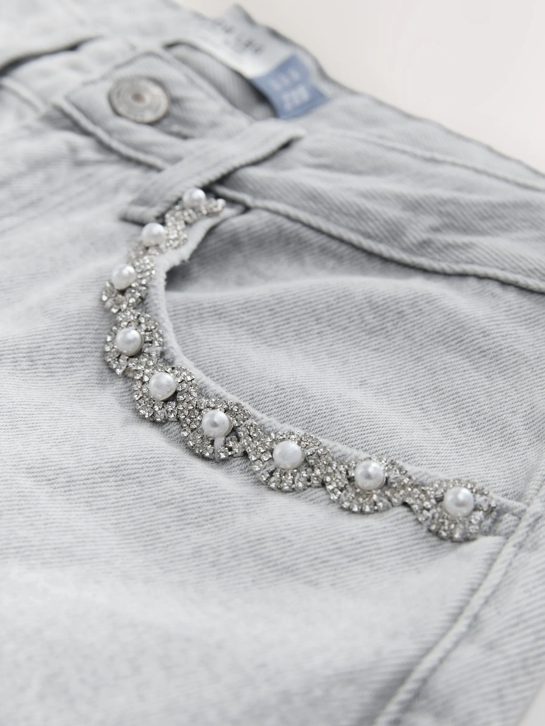 Grijs met zakversiering - Jeans met wijde pijpen