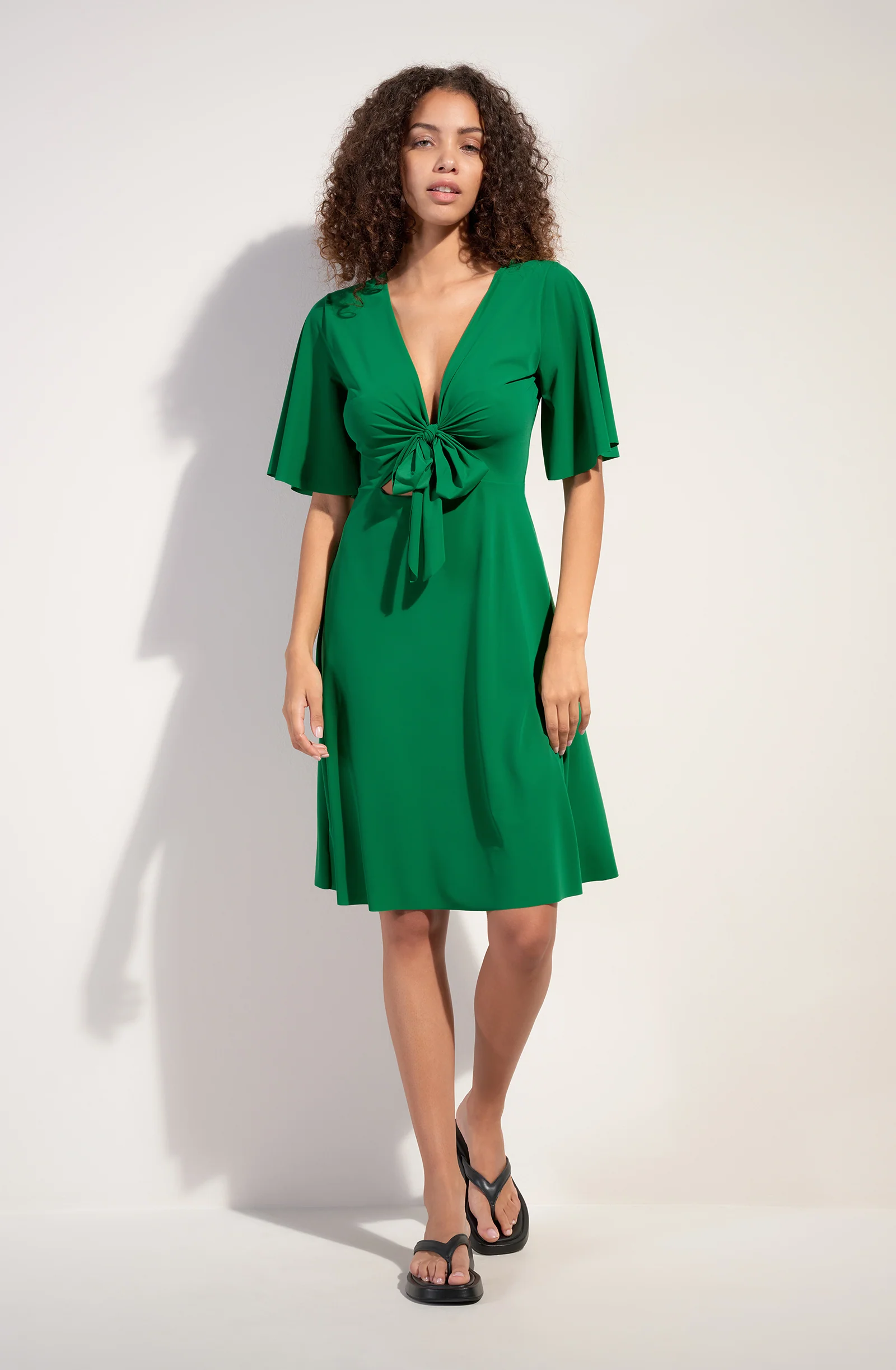 natt Robe courte en voile extensible manches papillons jade Jade