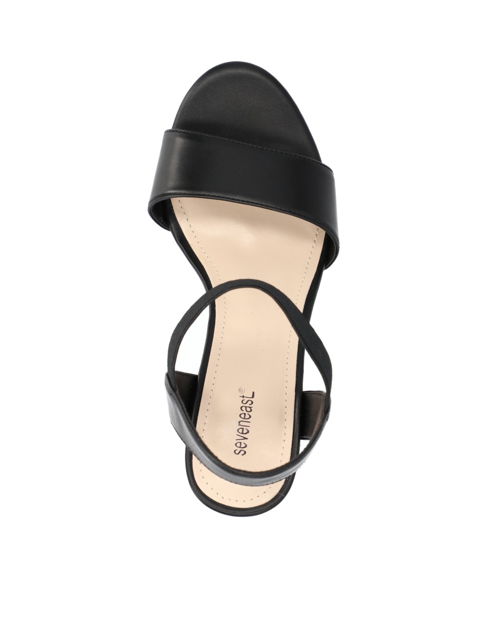 Klassische Sandalen